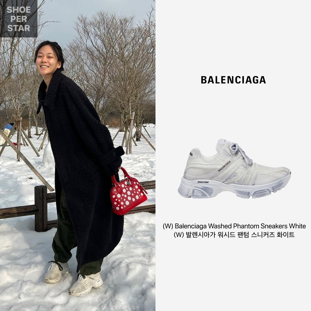 (W) Balenciaga Washed Phantom Sneakers White 착용 스타일 - 1