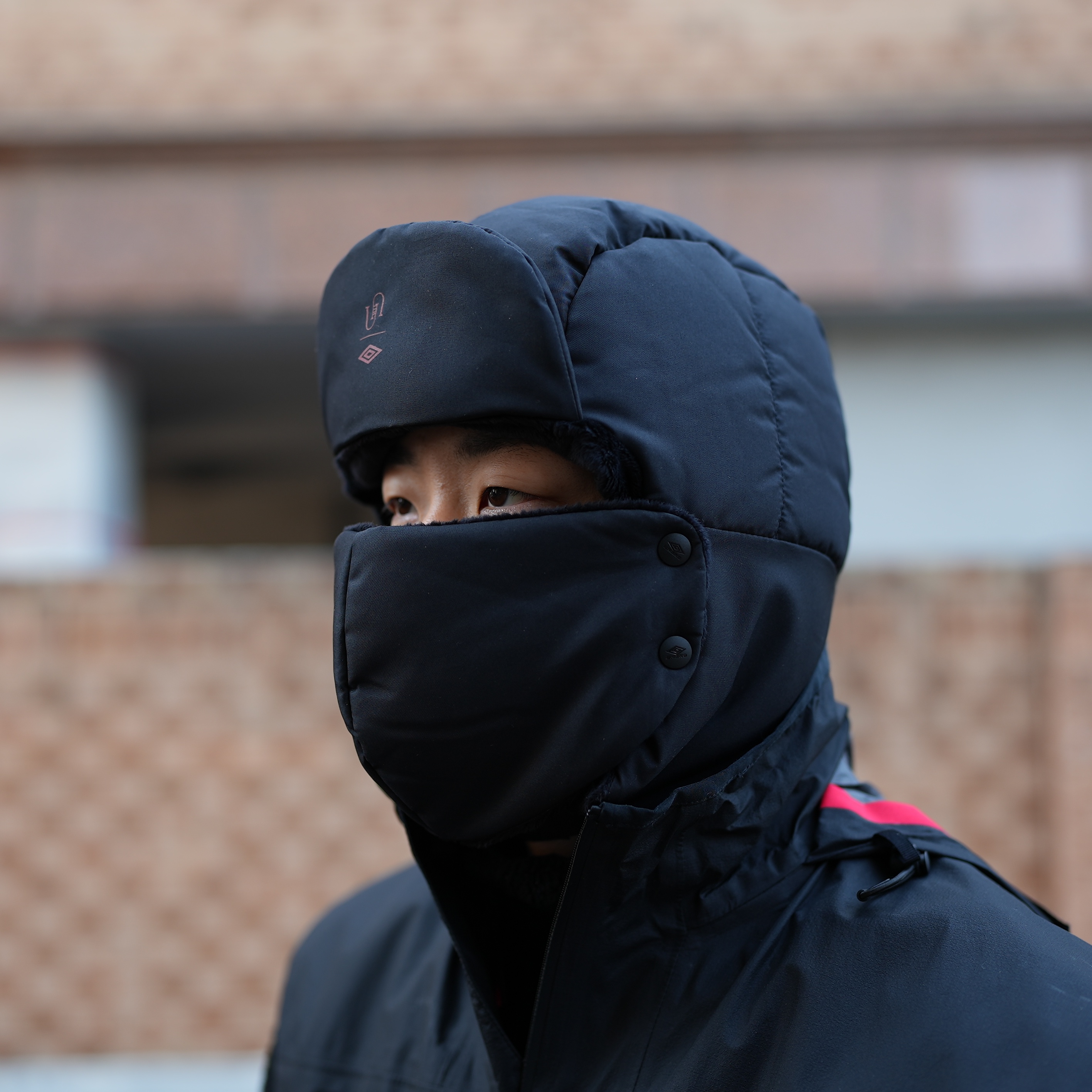 Undermycar x Umbro Mask Earflap Cap Black 착용 스타일