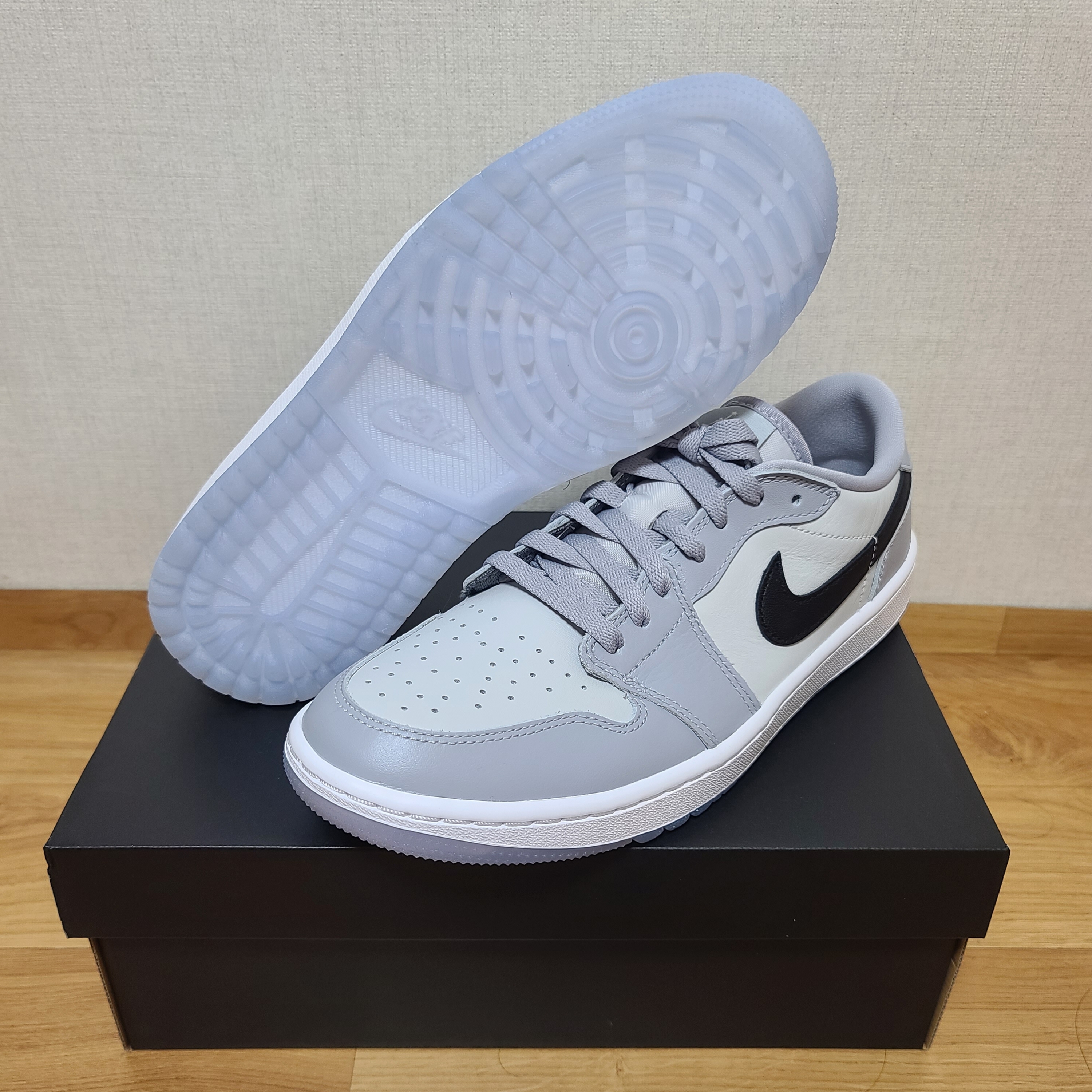 Jordan 1 Low Golf Wolf Grey 착용 스타일 - 2