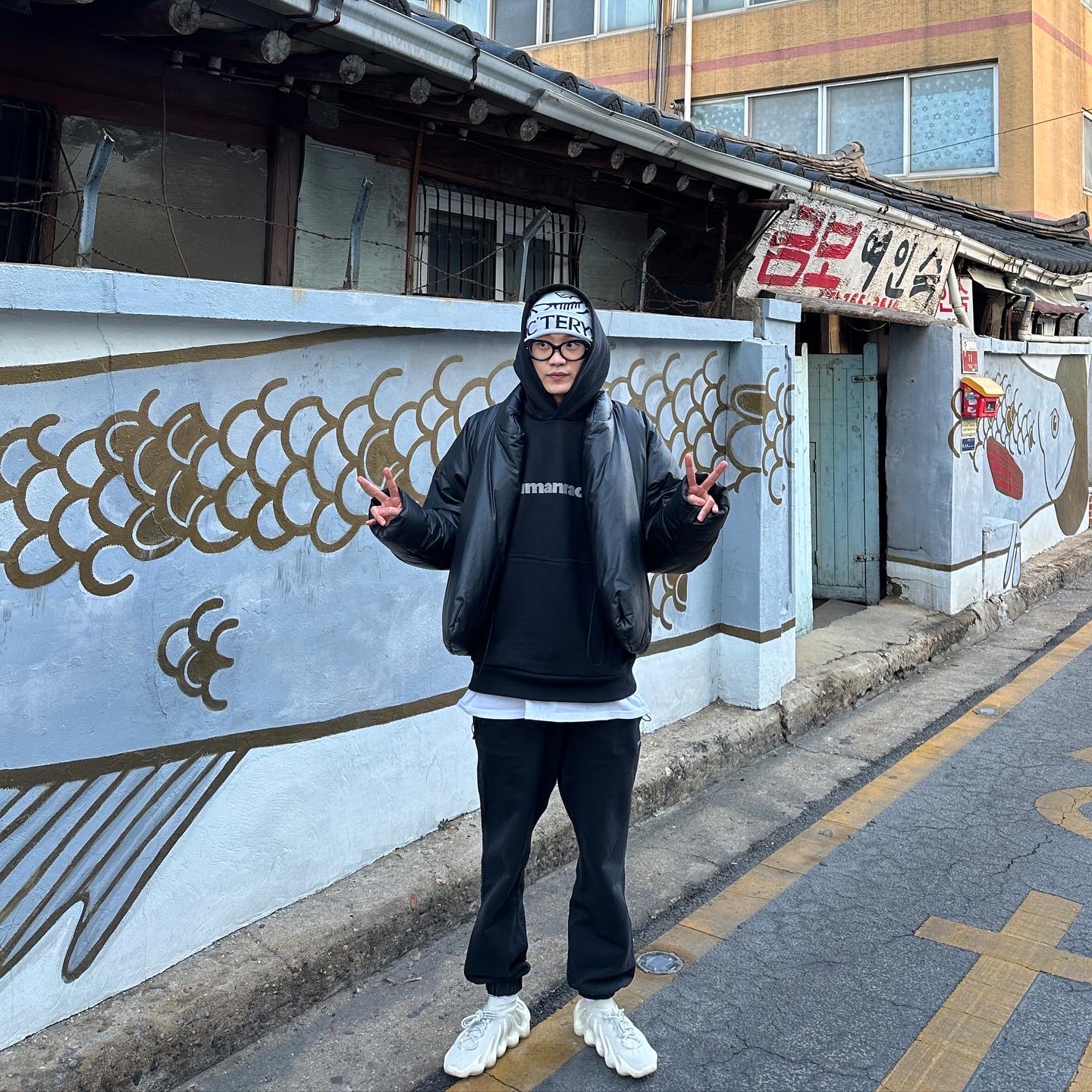 Adidas Yeezy 450 Cloud White, Arc'teryx Bird Word Toque Orca 착용 스타일