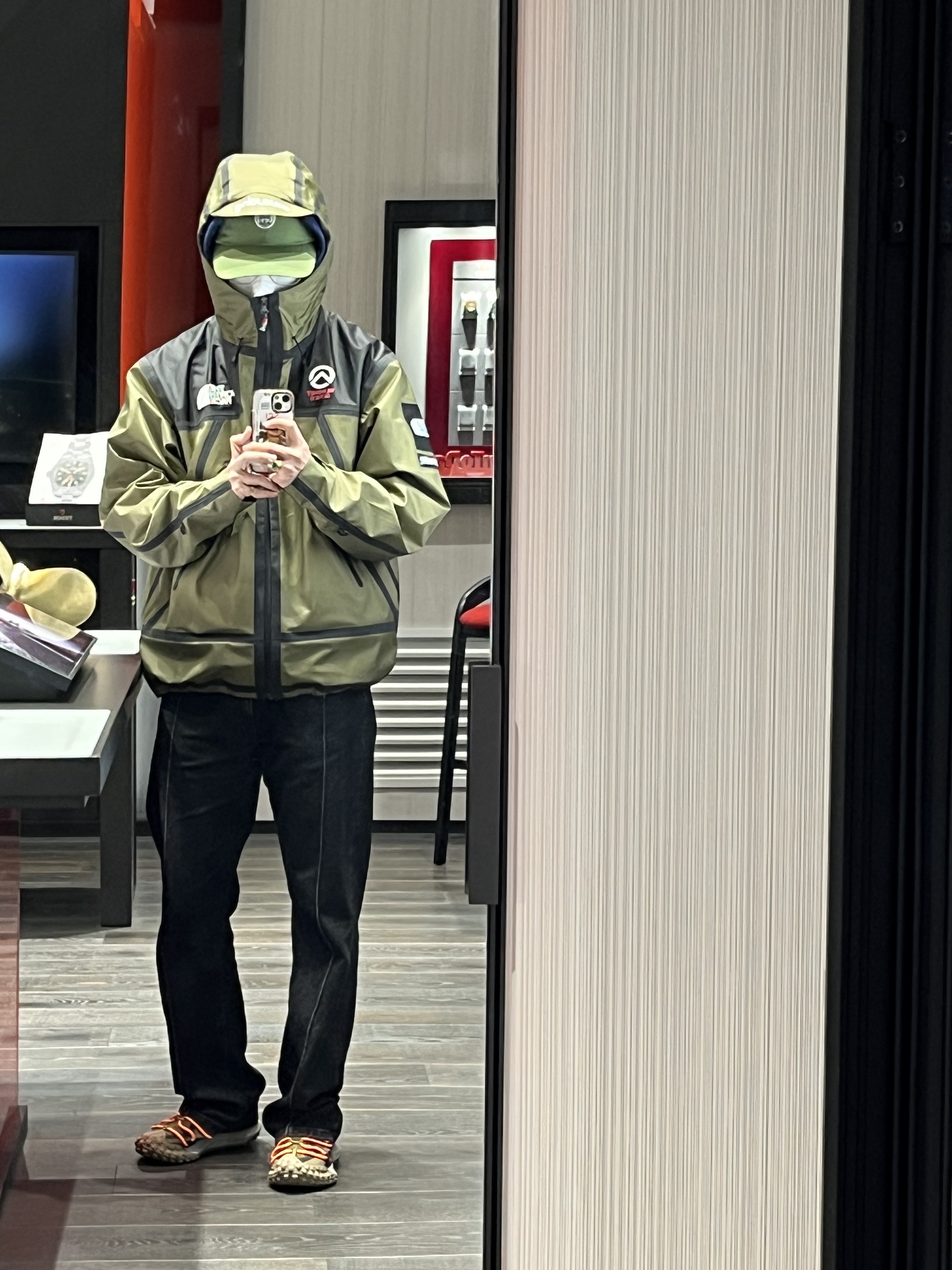 Supreme x The North Face Summit Series Outer Tape Seam Jacket Olive - 21SS 착용 스타일 - 1