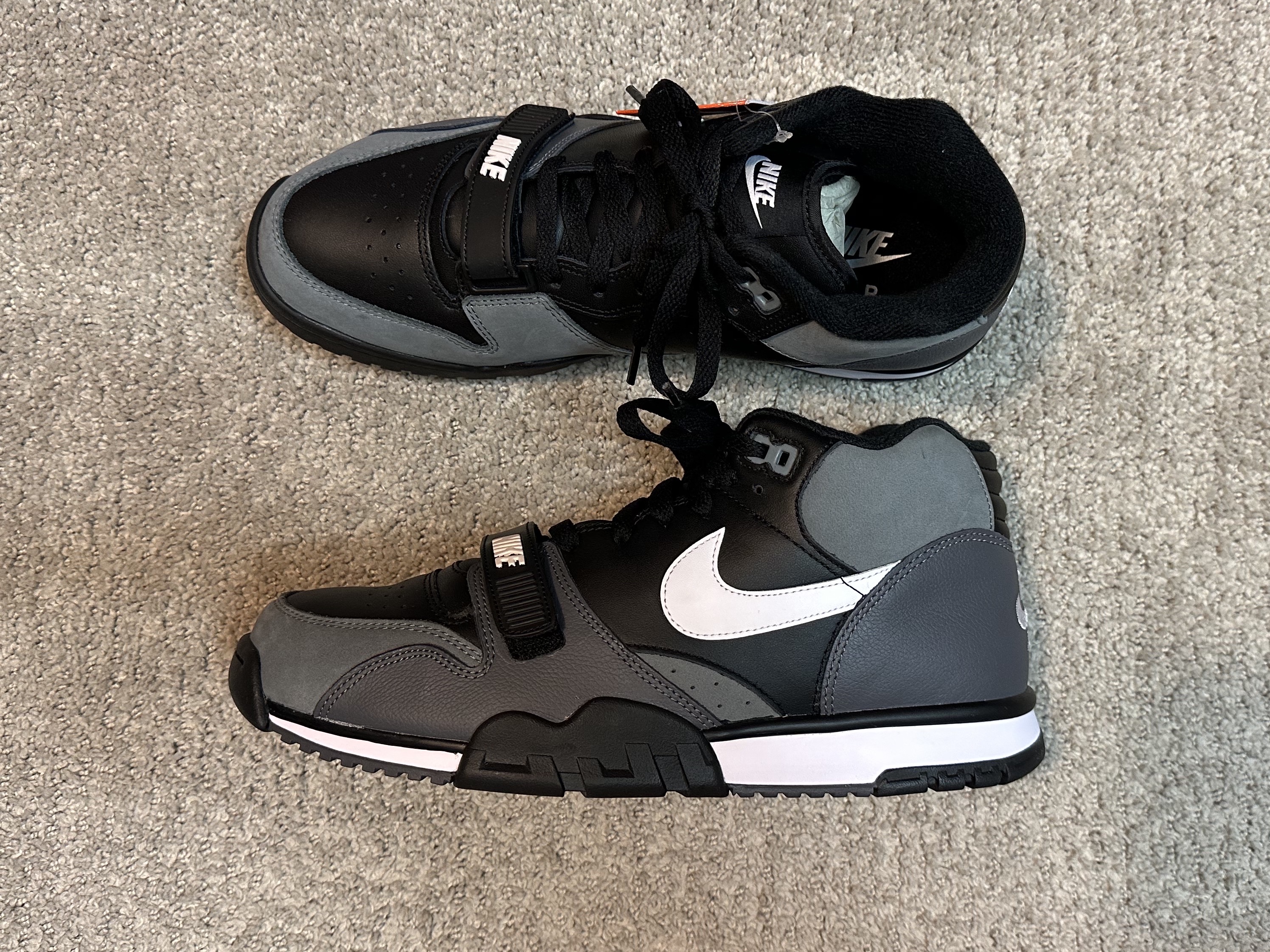 Nike Air Trainer 1 Black and Cool Grey 착용 스타일 - 2