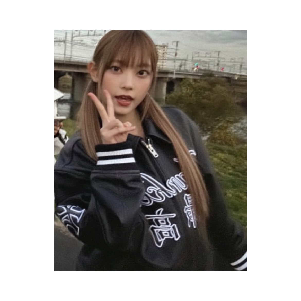 Supreme x New York Yankees Kanji Leather Varsity Jacket Black - 22FW 착용 스타일 - 1