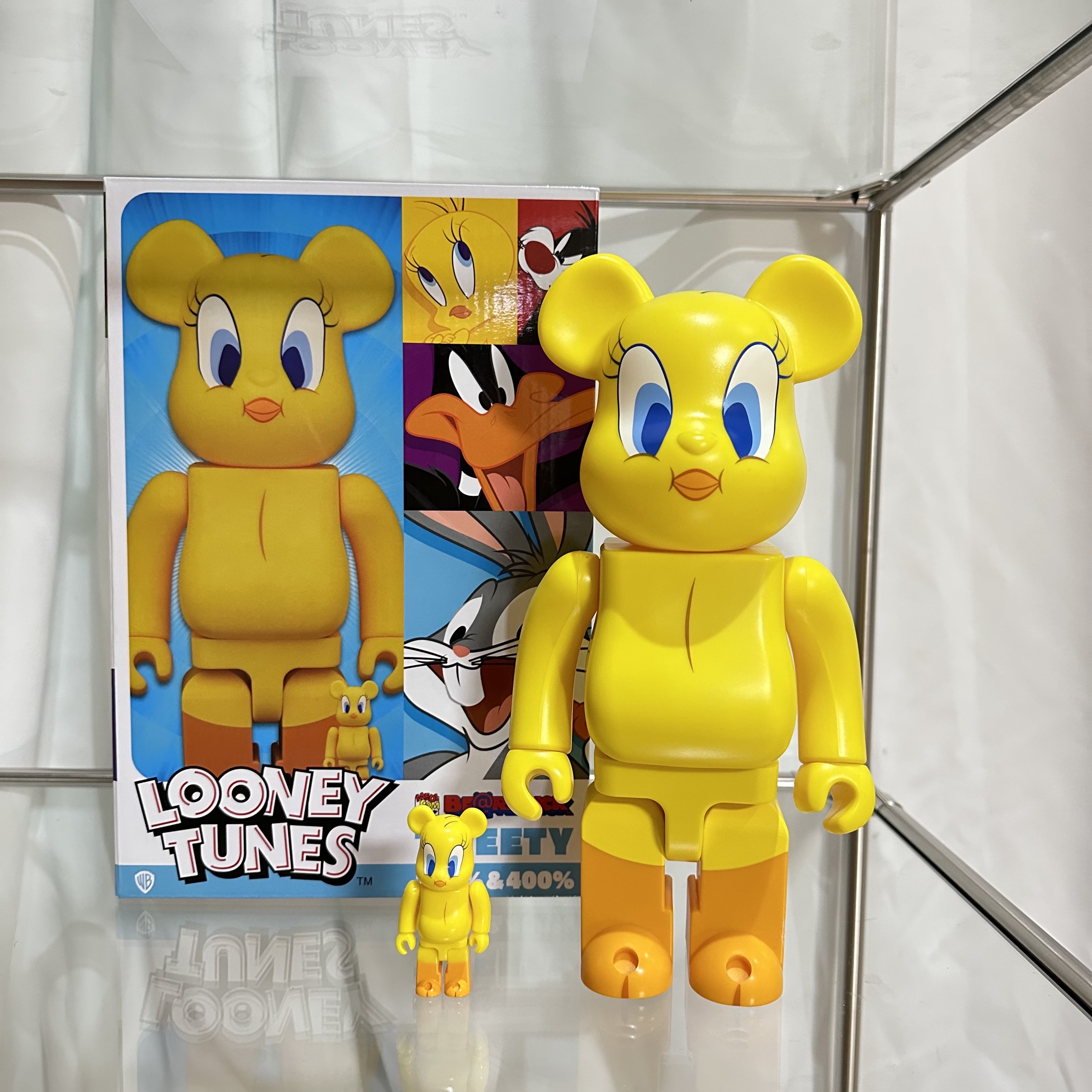Bearbrick Looney Tunes Tweety 100% & 400% Set 착용 스타일