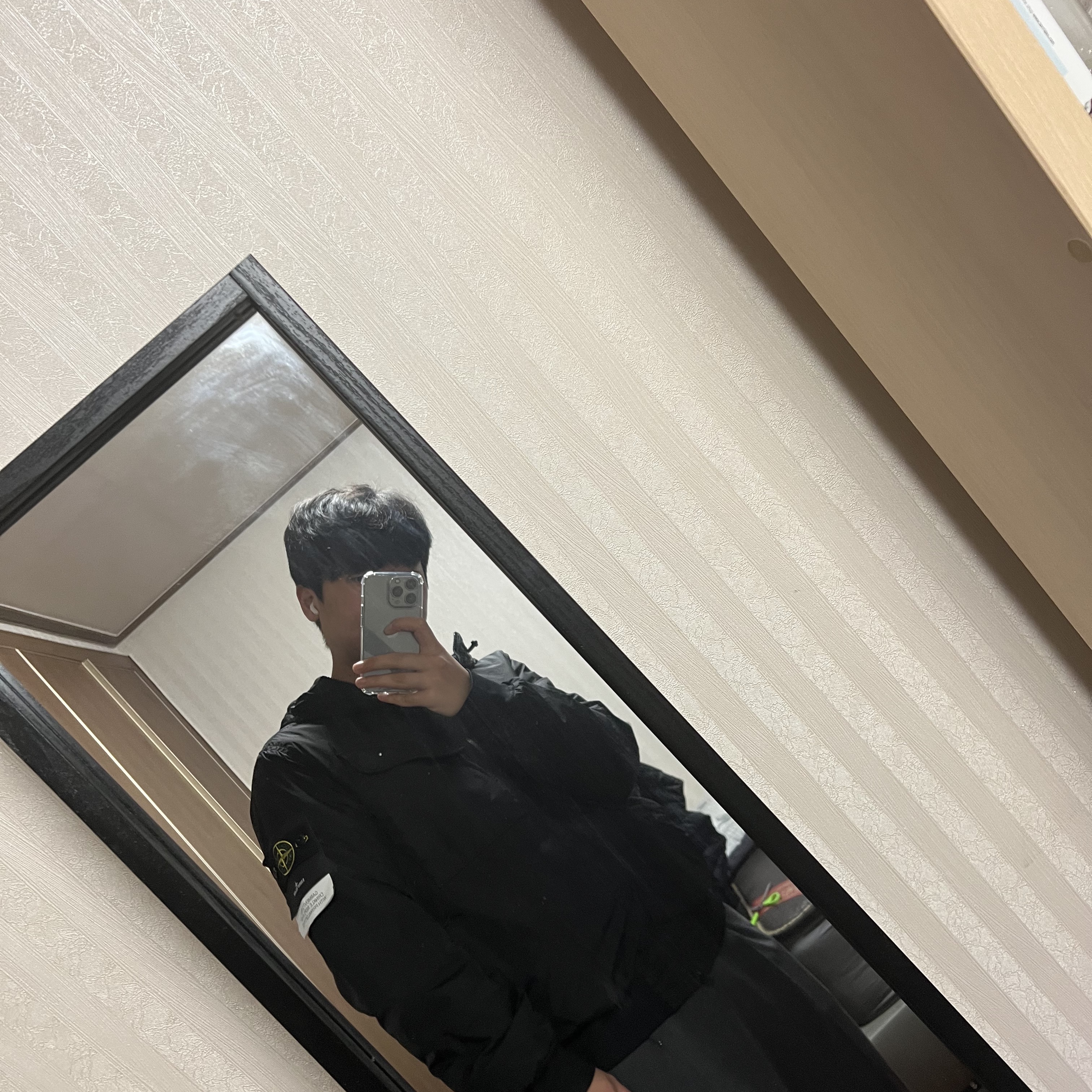 Stone Island 40723 Crinkle Reps Hooded Down Jacket Black - 22FW 착용 스타일