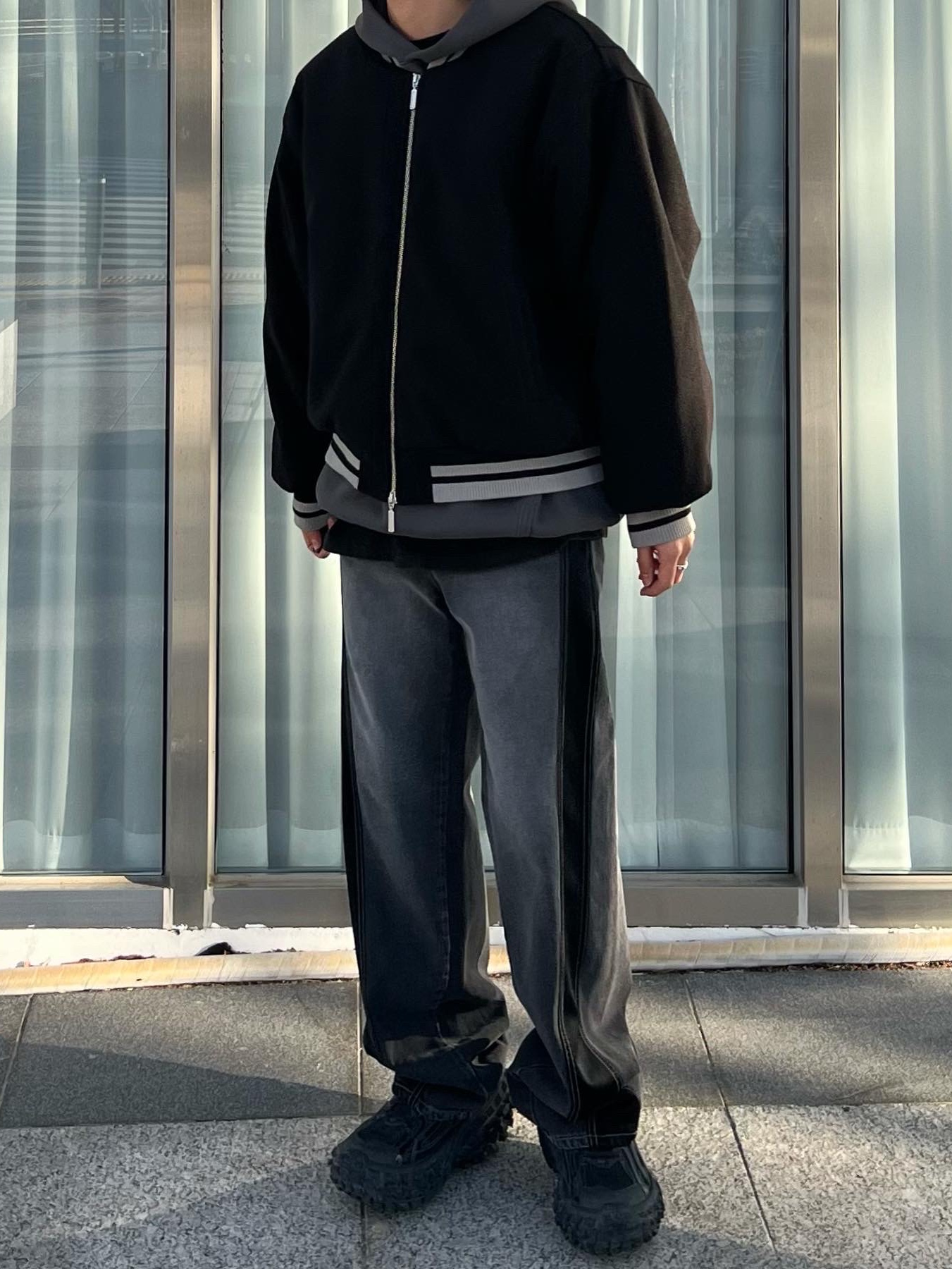 Balenciaga Defender Sneakers Black 착용 스타일 - 4