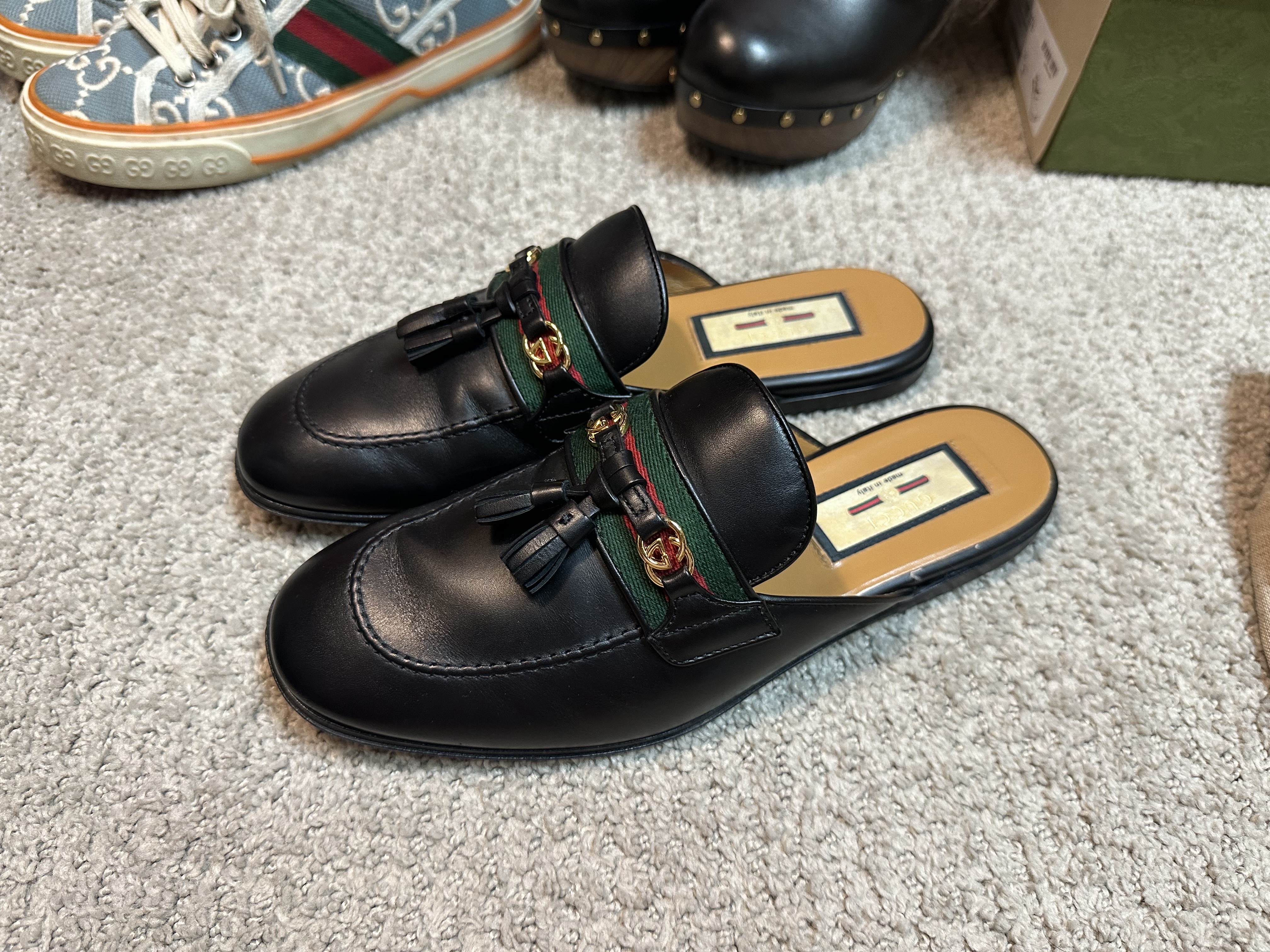 (W) Gucci Tennis 1977 Light Blue Ivory, (W) Gucci Double G Leather Sandal White 착용 스타일 - 2
