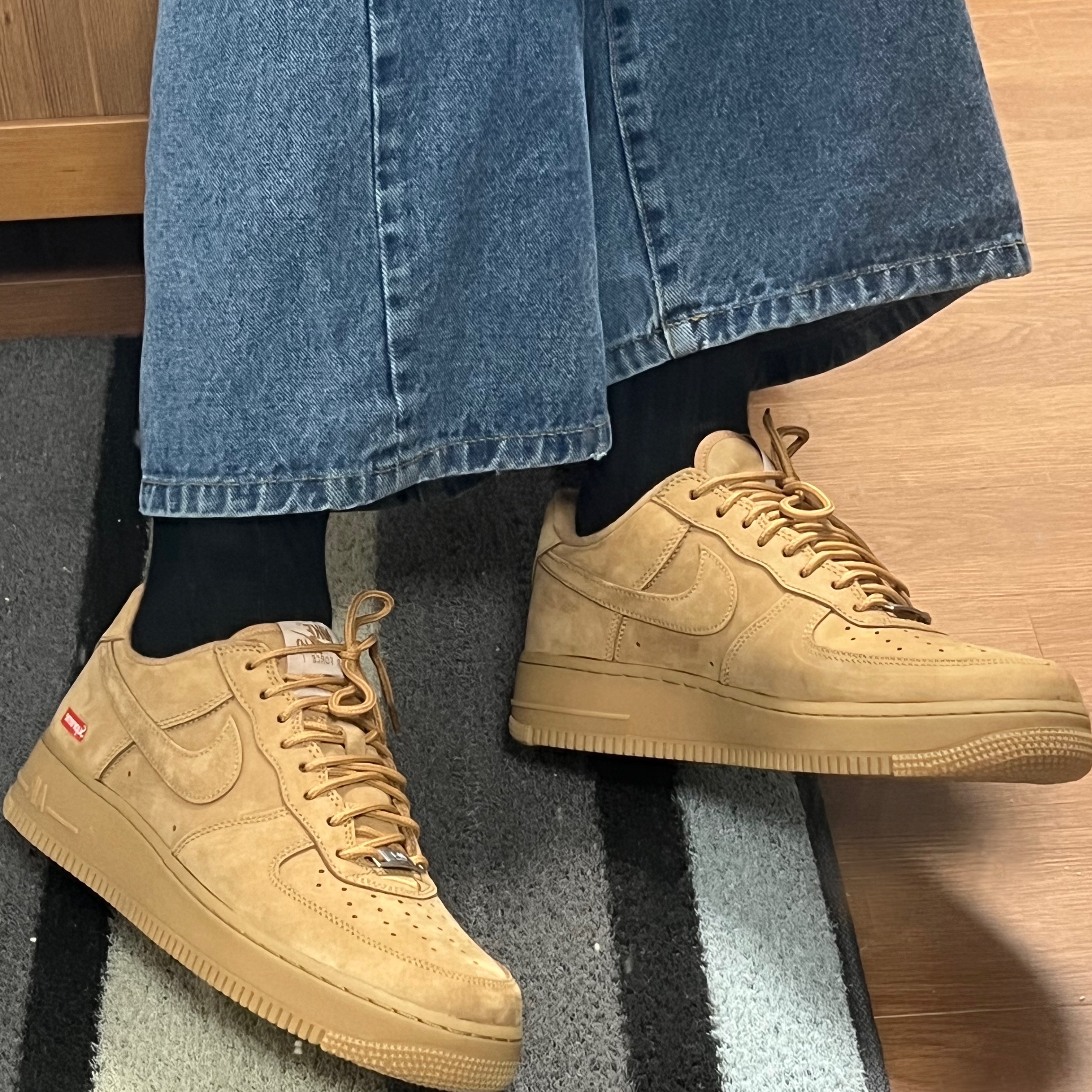 Nike x Supreme Air Force 1 Low Flax 착용 스타일