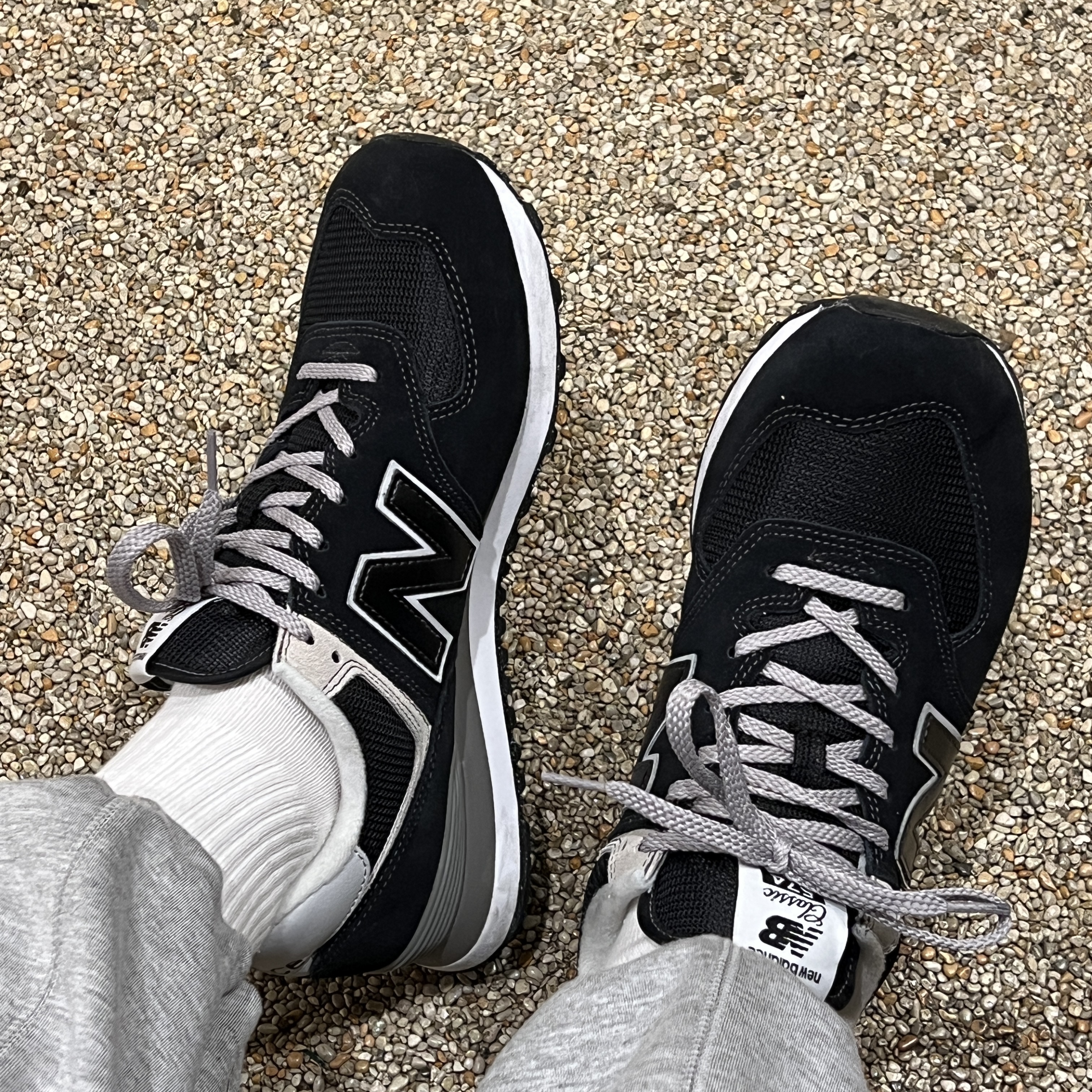New Balance 574 Black - D Standard 착용 스타일