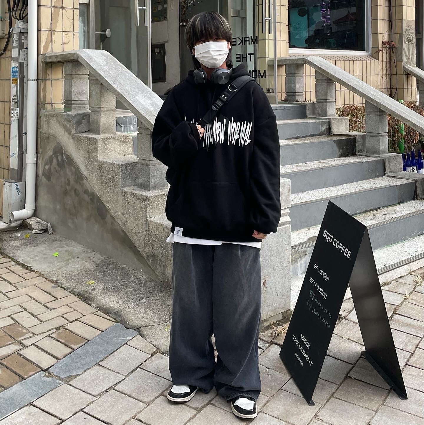 Jordan 1 Mid SE ASW Black 착용 스타일 - 1