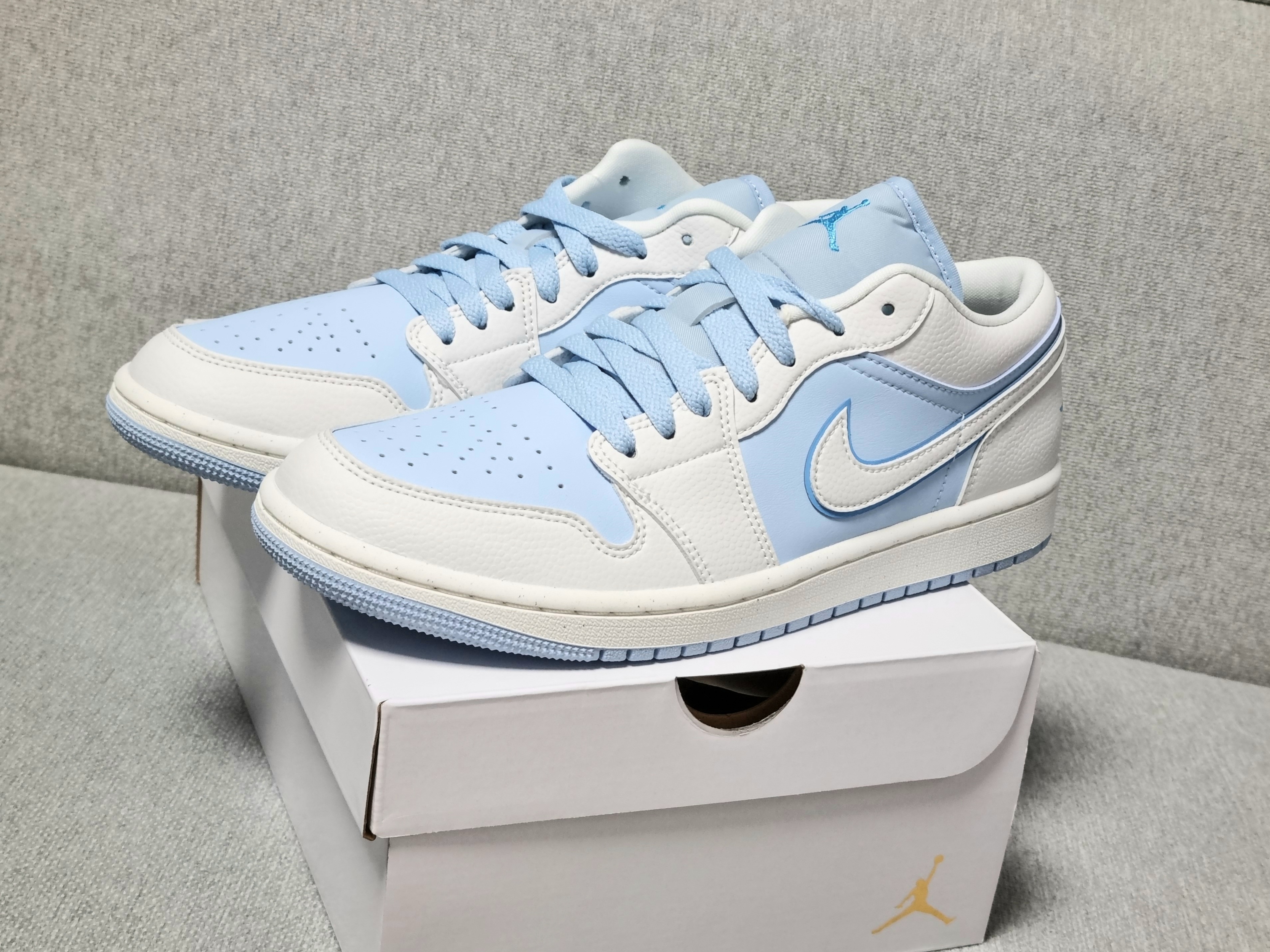 (W) Jordan 1 Low SE Sail Ice 착용 스타일 - 1