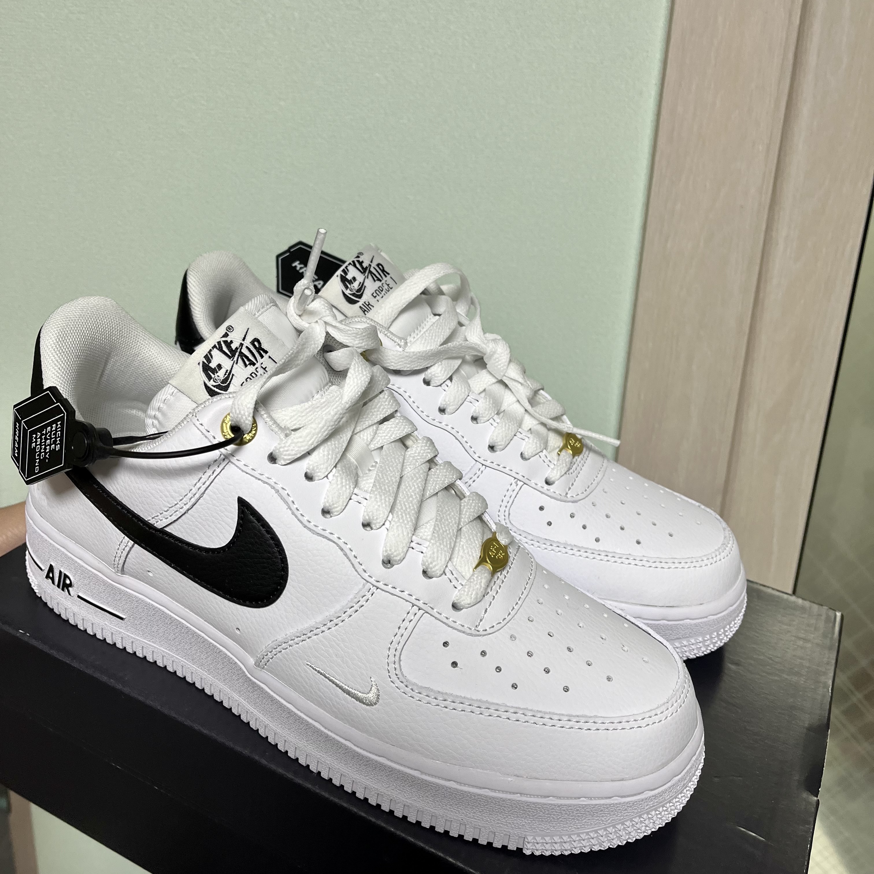 Nike Air Force 1 '07 LV8 40th Anniversary Join Forces White Black 착용 스타일