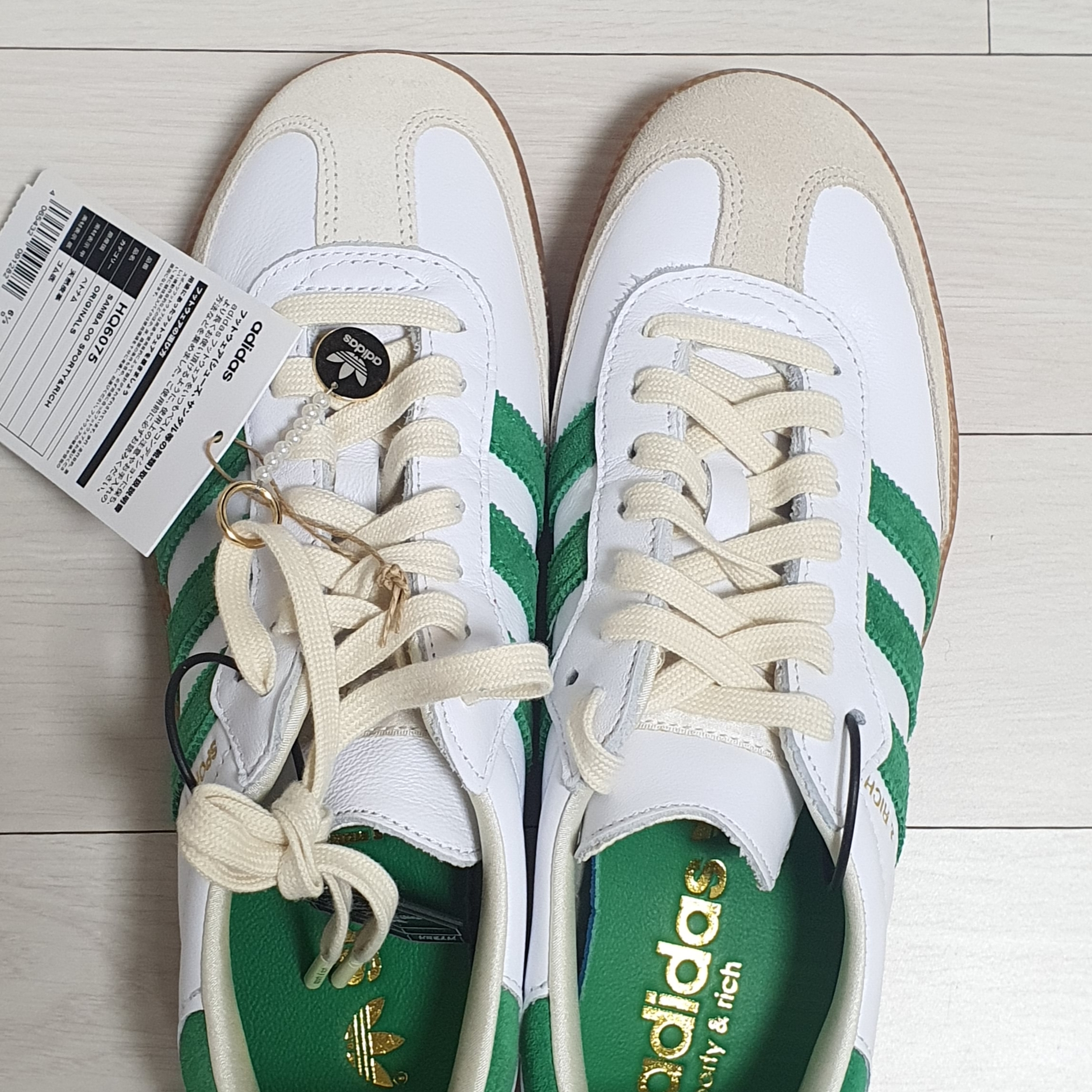 Adidas x Sporty & Rich Samba OG Cloud White Green 착용 스타일
