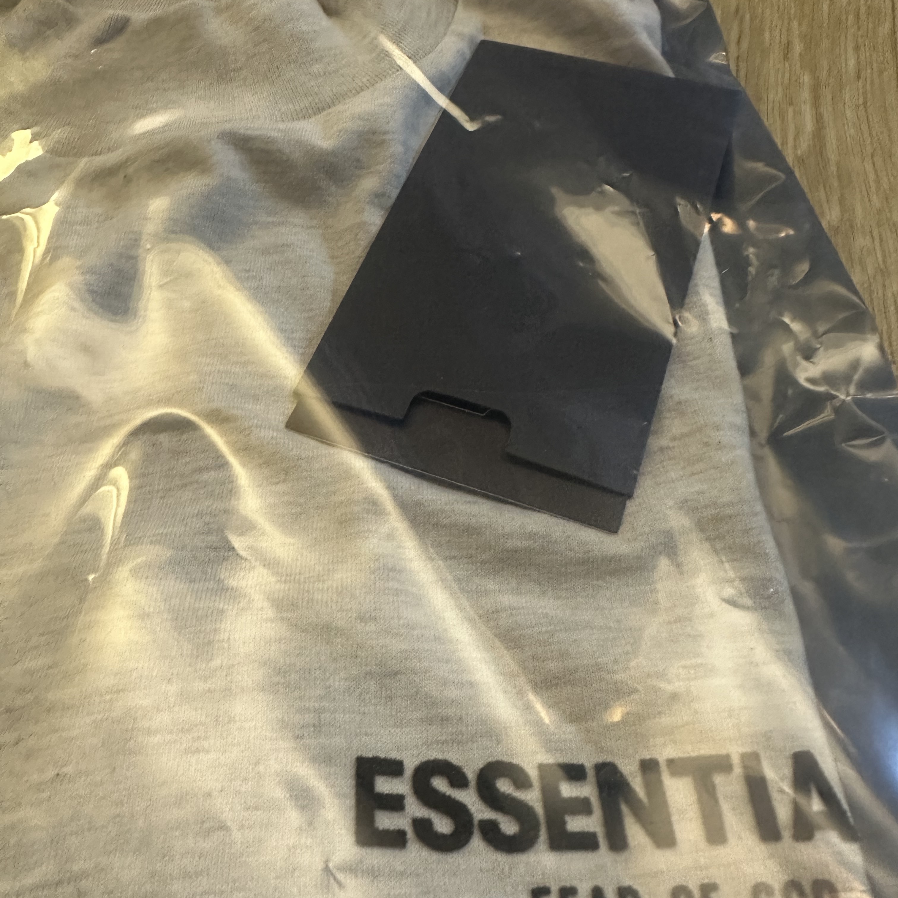 Essentials The Core Collection Long Sleeve T-Shirt Light Oatmeal 착용 스타일