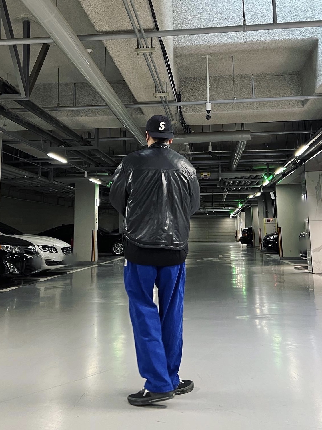 Vans x Neighborhood ComfyCush Era Black 착용 스타일 - 1