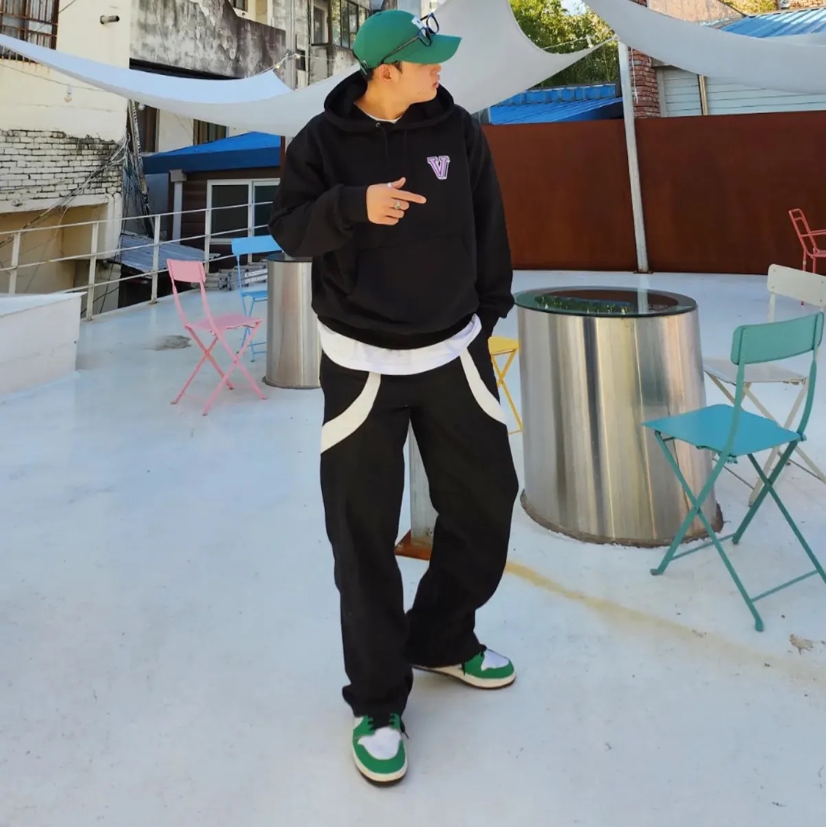 (W) Jordan 1 Retro High OG Lucky Green 착용 스타일 - 1