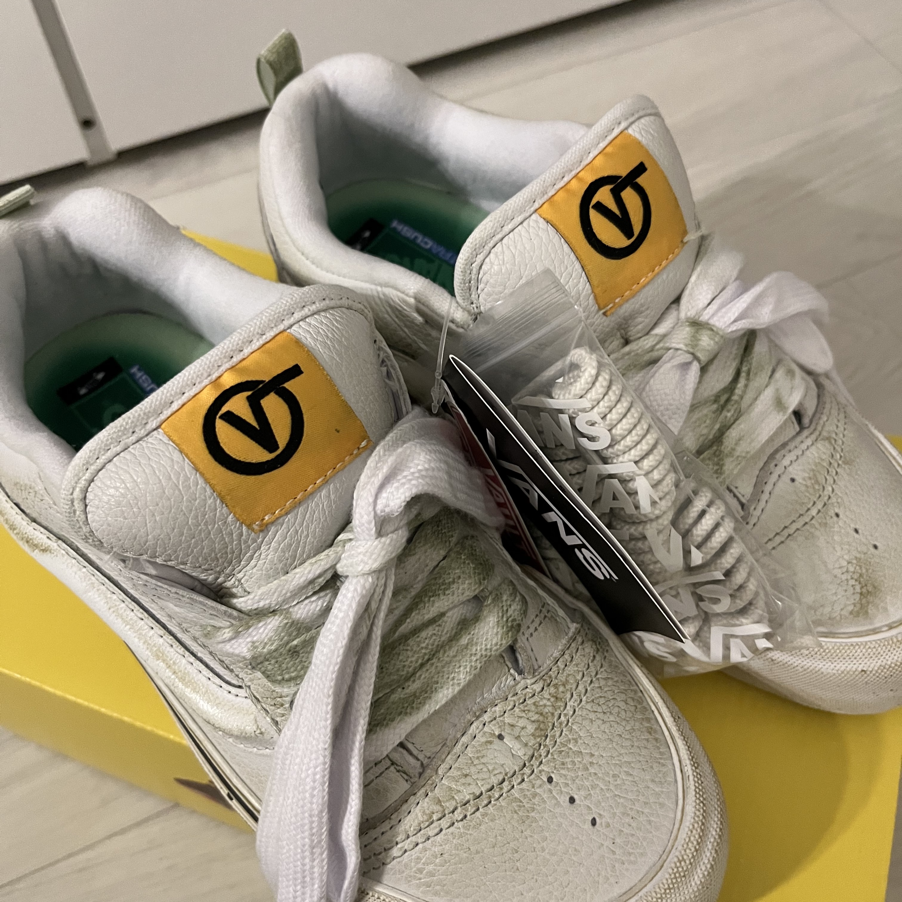 Vans Vault x Deaton Chris Anthony Knu-Skool VLT LX Green True White 착용 스타일 - 2
