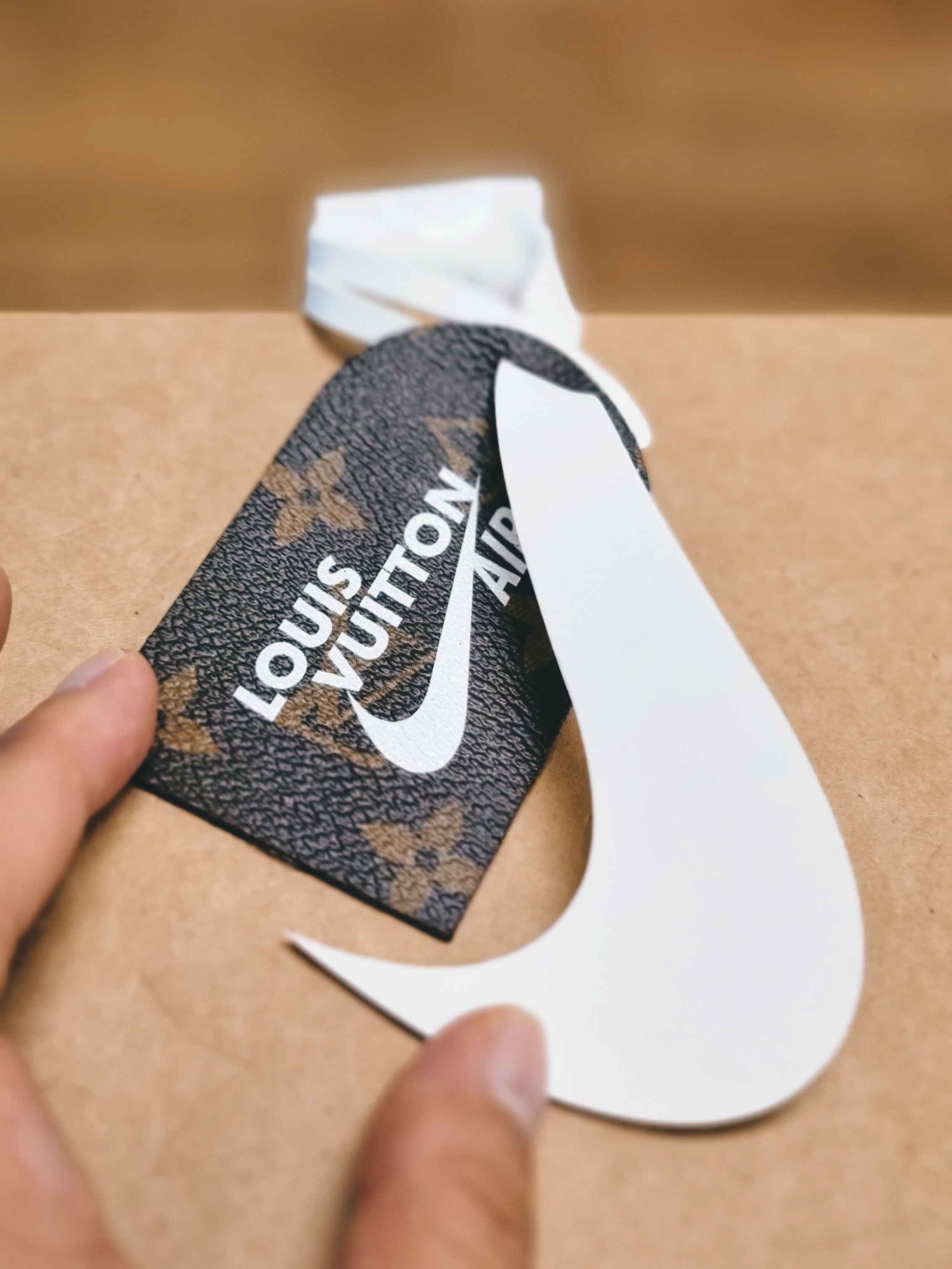 Louis Vuitton x Nike Air Force 1 Low by Virgil Abloh White 착용 스타일 - 3