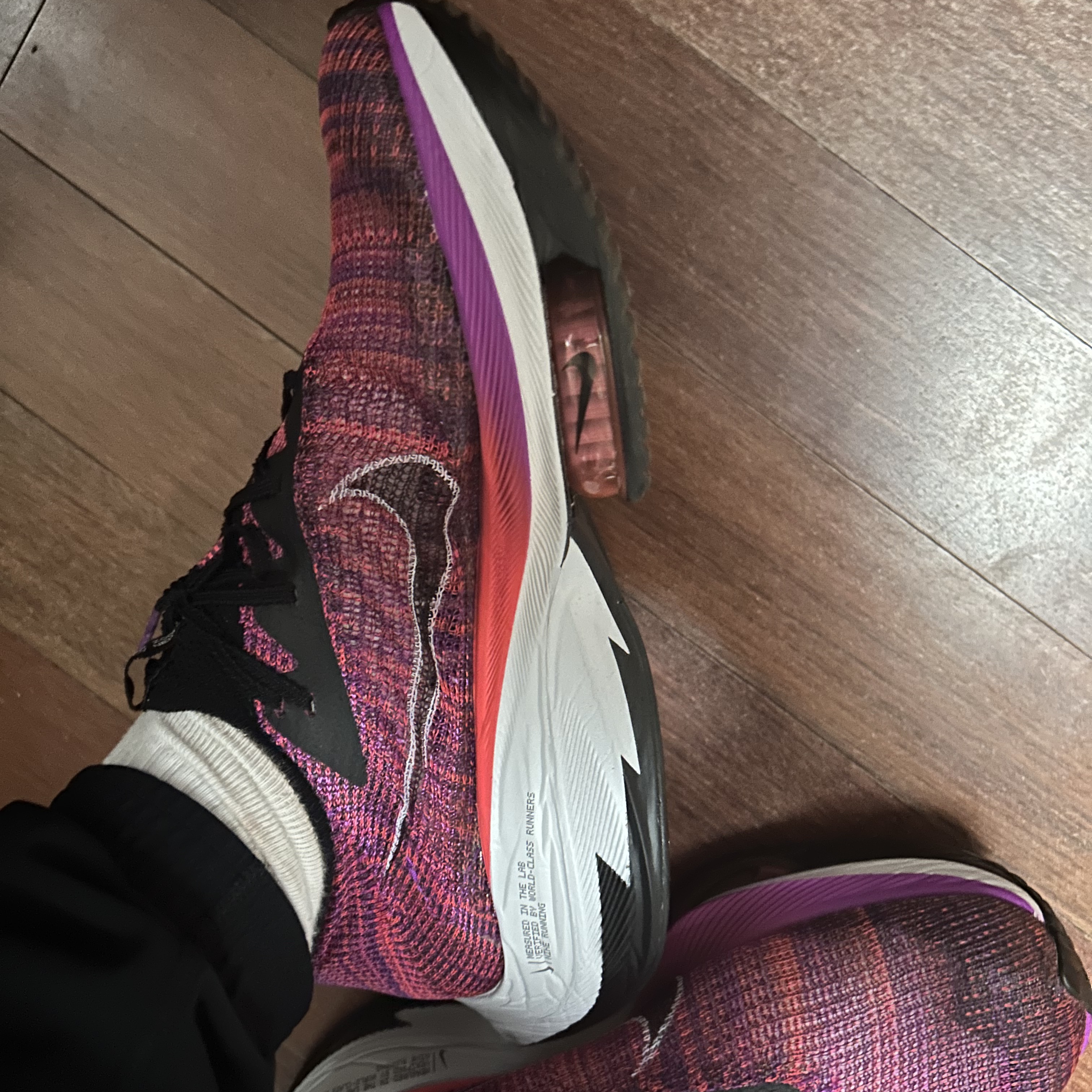 Nike Air Zoom Alphafly Next% Hyper Violet 착용 스타일 - 1