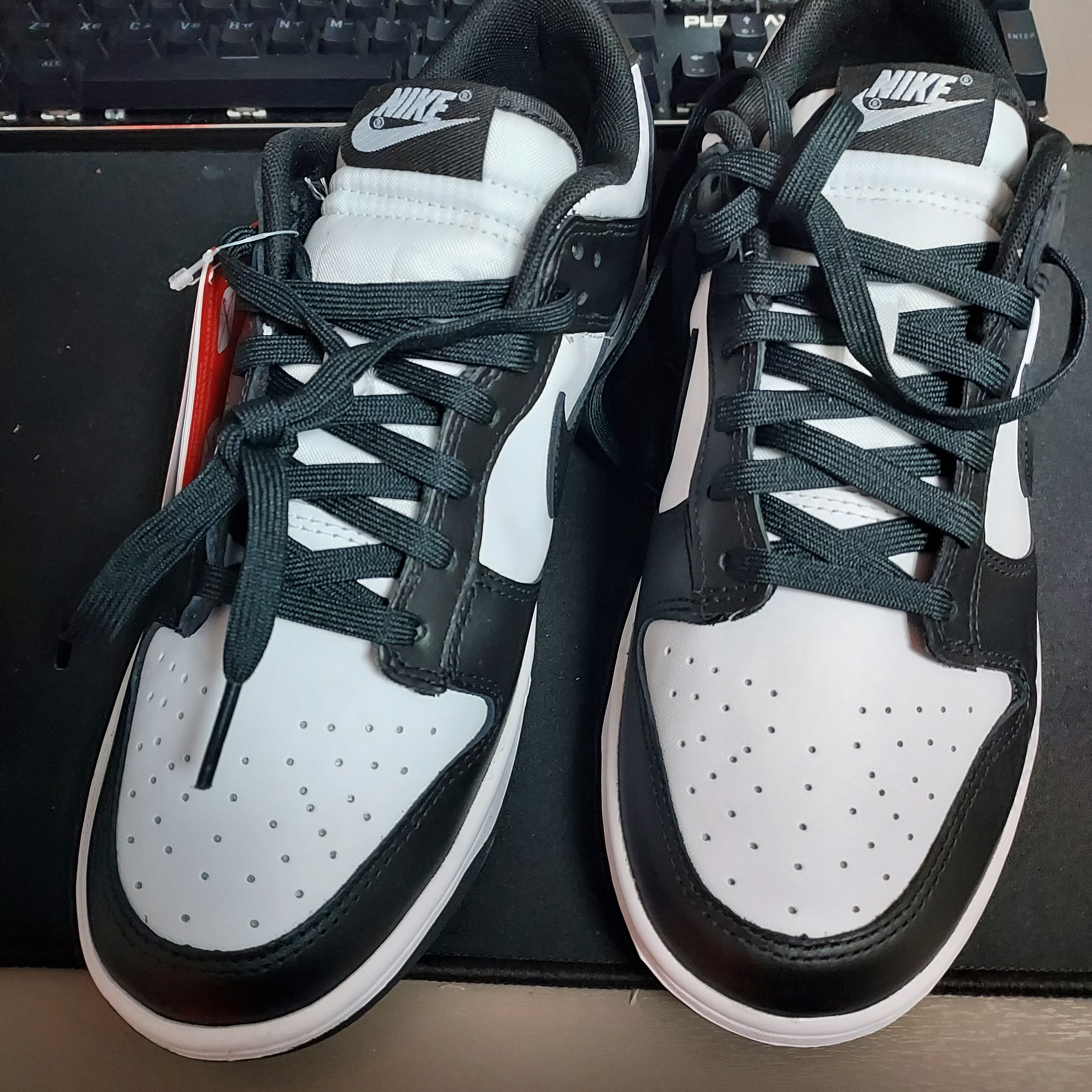 Nike Dunk Low Retro Black 착용 스타일 - 2