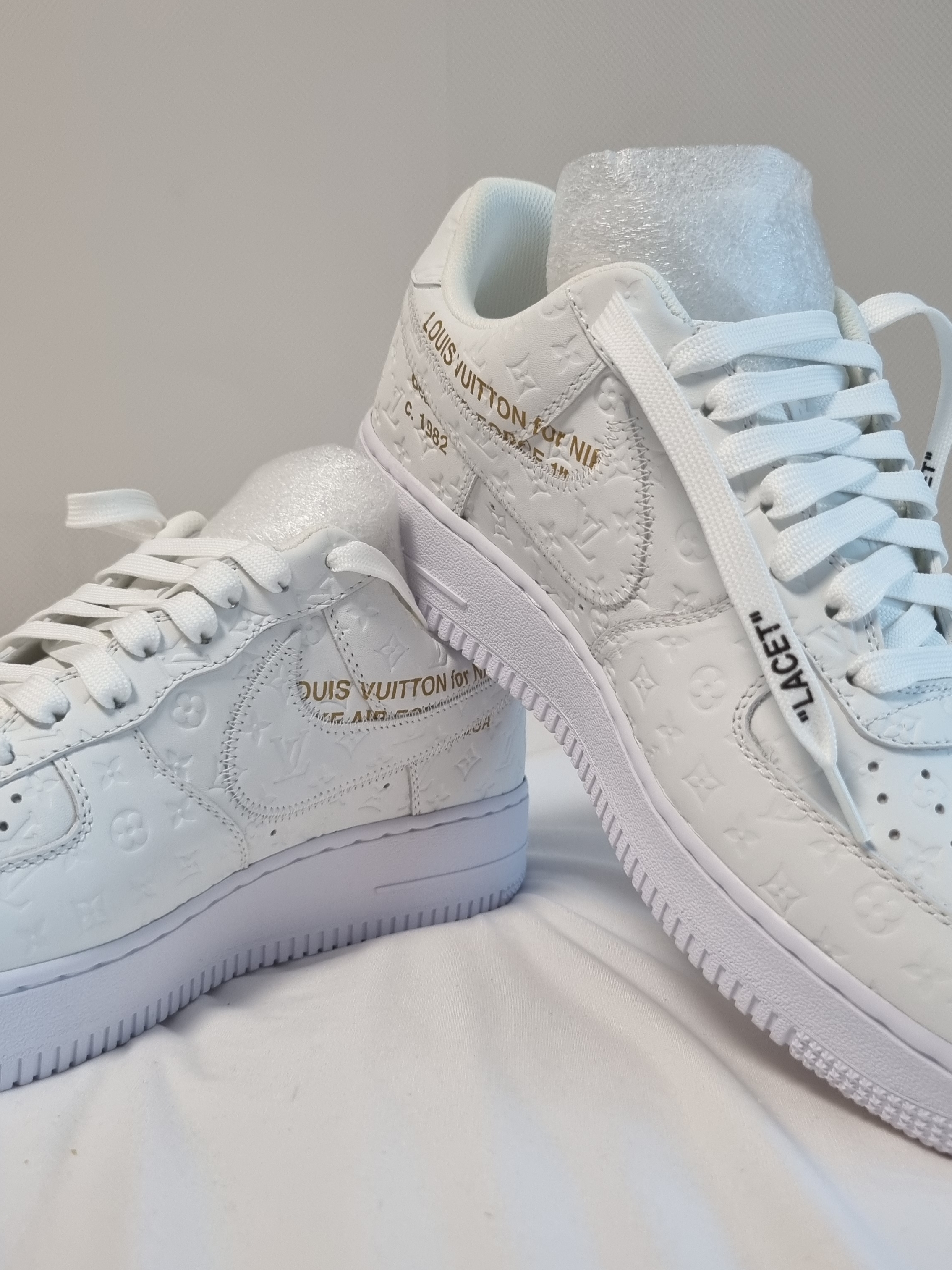 Louis Vuitton x Nike Air Force 1 Low by Virgil Abloh White 착용 스타일 - 2