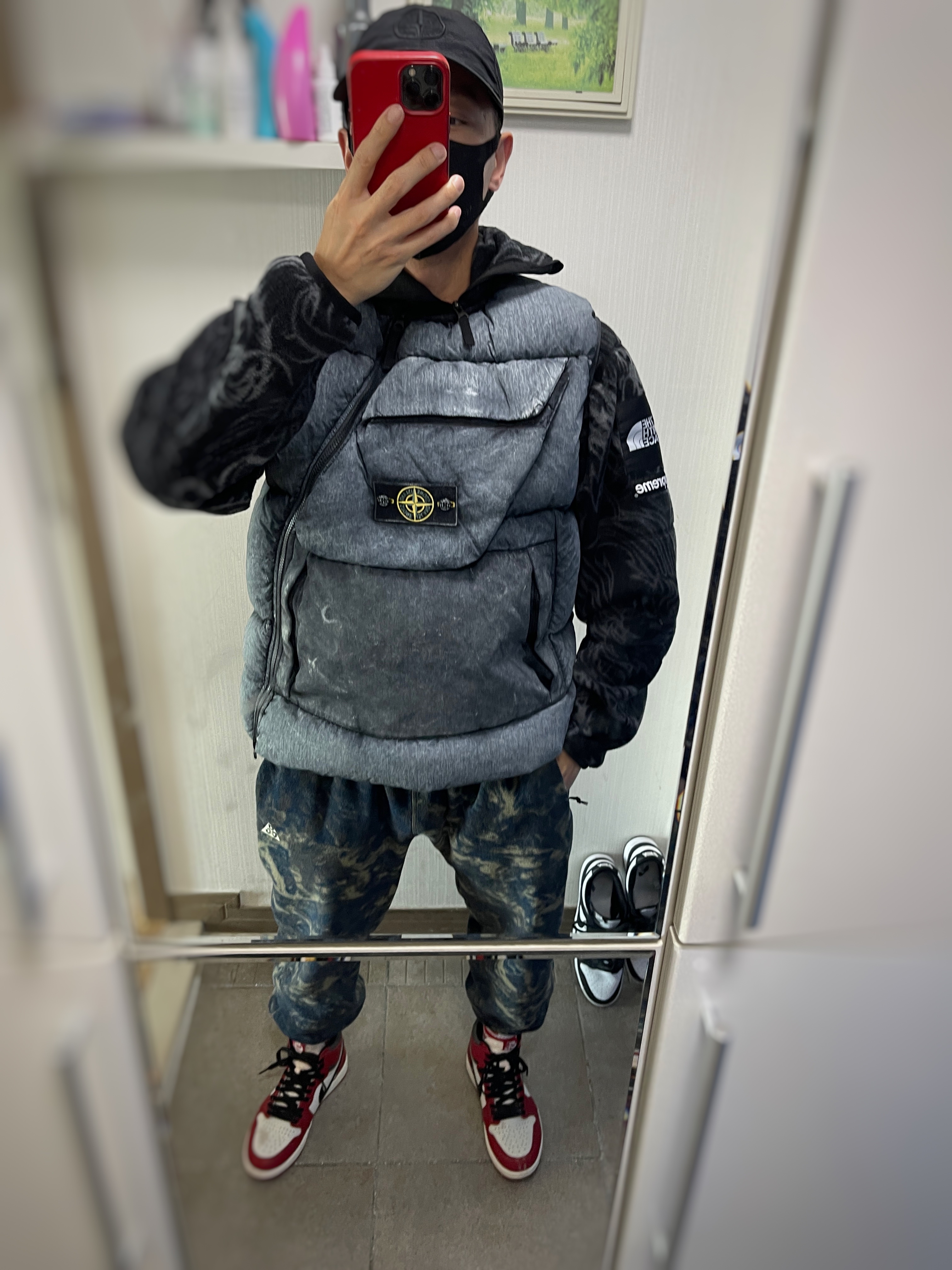 Jordan 1 Retro High OG Chicago 2022, Supreme x The North Face Steep Tech Fleece Pullover Black Dragon - 22FW 착용 스타일 - 1