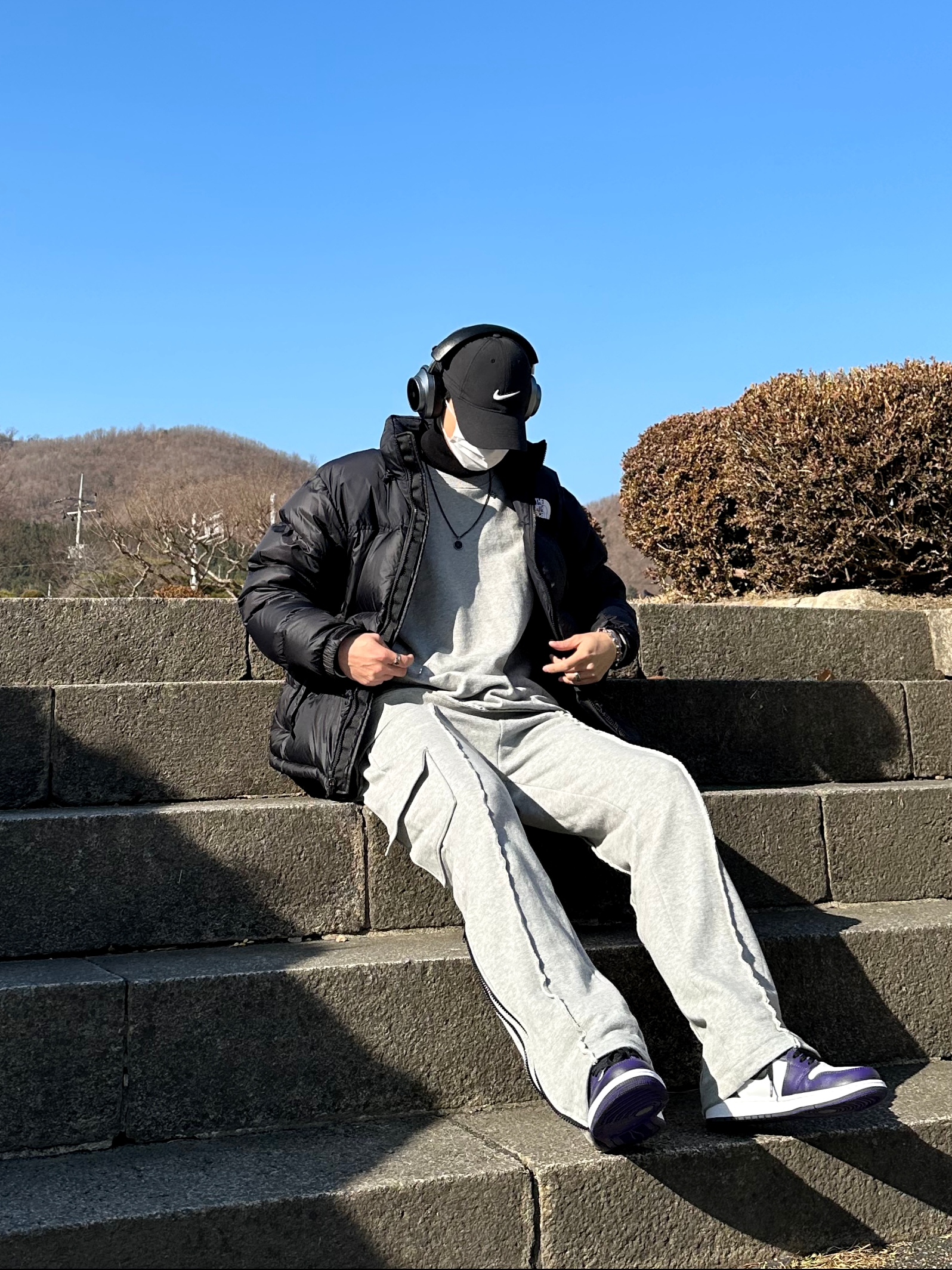 Jordan 1 Retro High OG Court Purple 2020, The North Face 1996 Eco Nuptse Jacket Black 착용 스타일 - 3