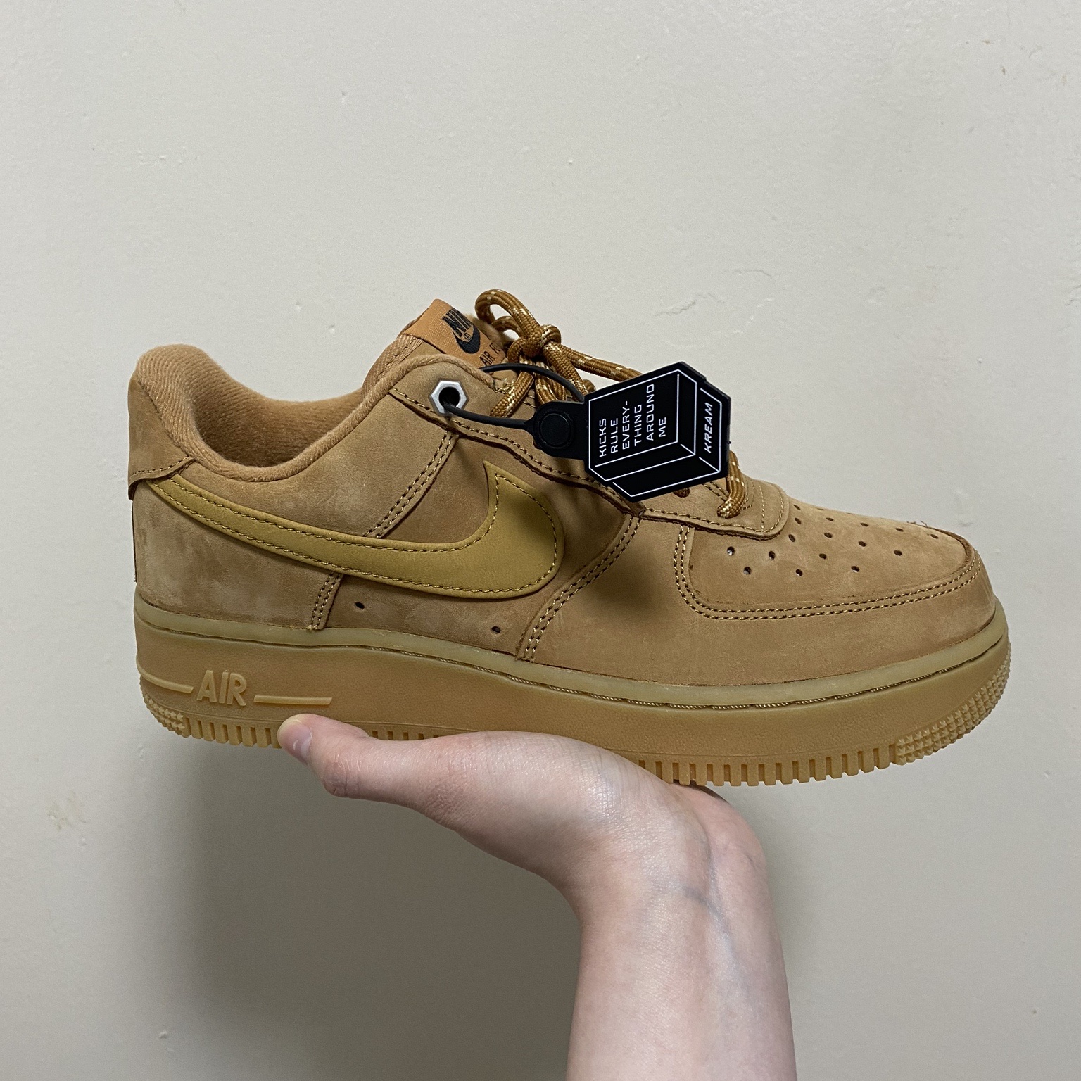 Nike Air Force 1 '07 WB Flax 착용 스타일 - 1