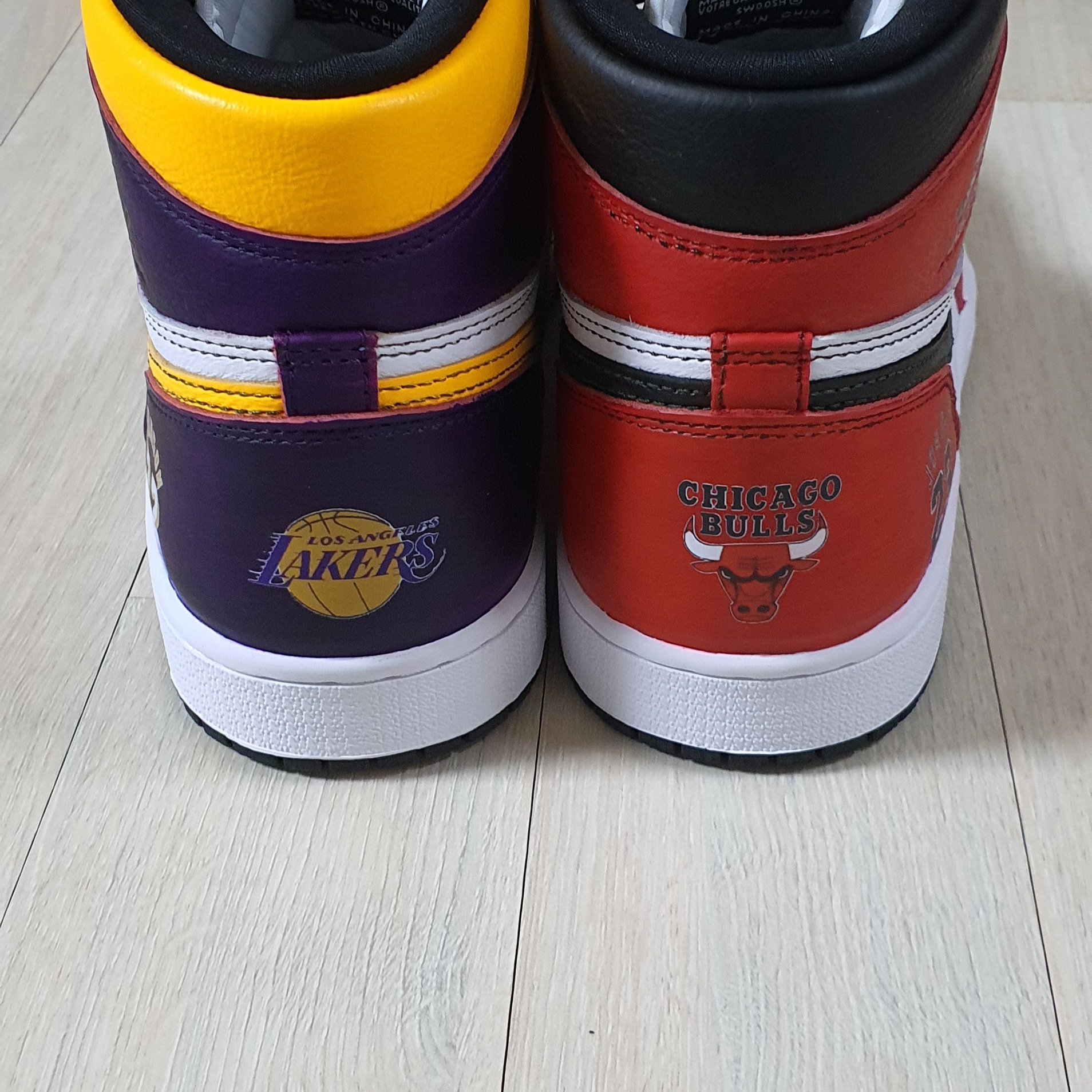 Jordan 1 Retro High OG Light Fusion Red 착용 스타일 - 5