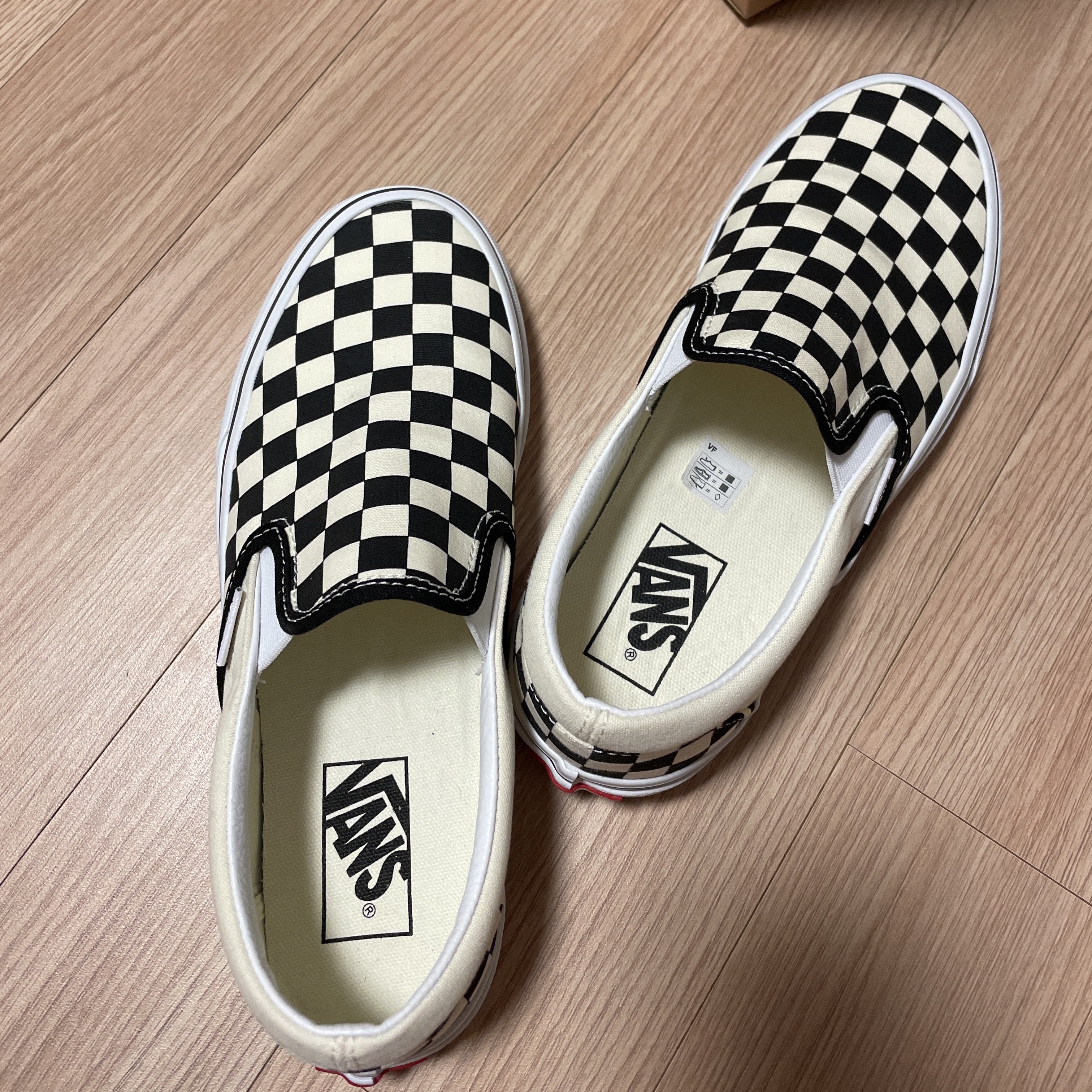 Vans Slip-On Checkerboard 착용 스타일