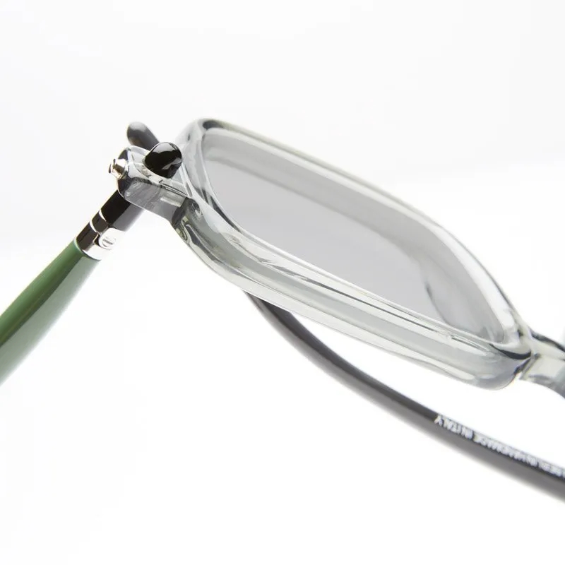 Kuboraum P2 Transparent Grey Grey Tint Lens 착용 스타일 - 1