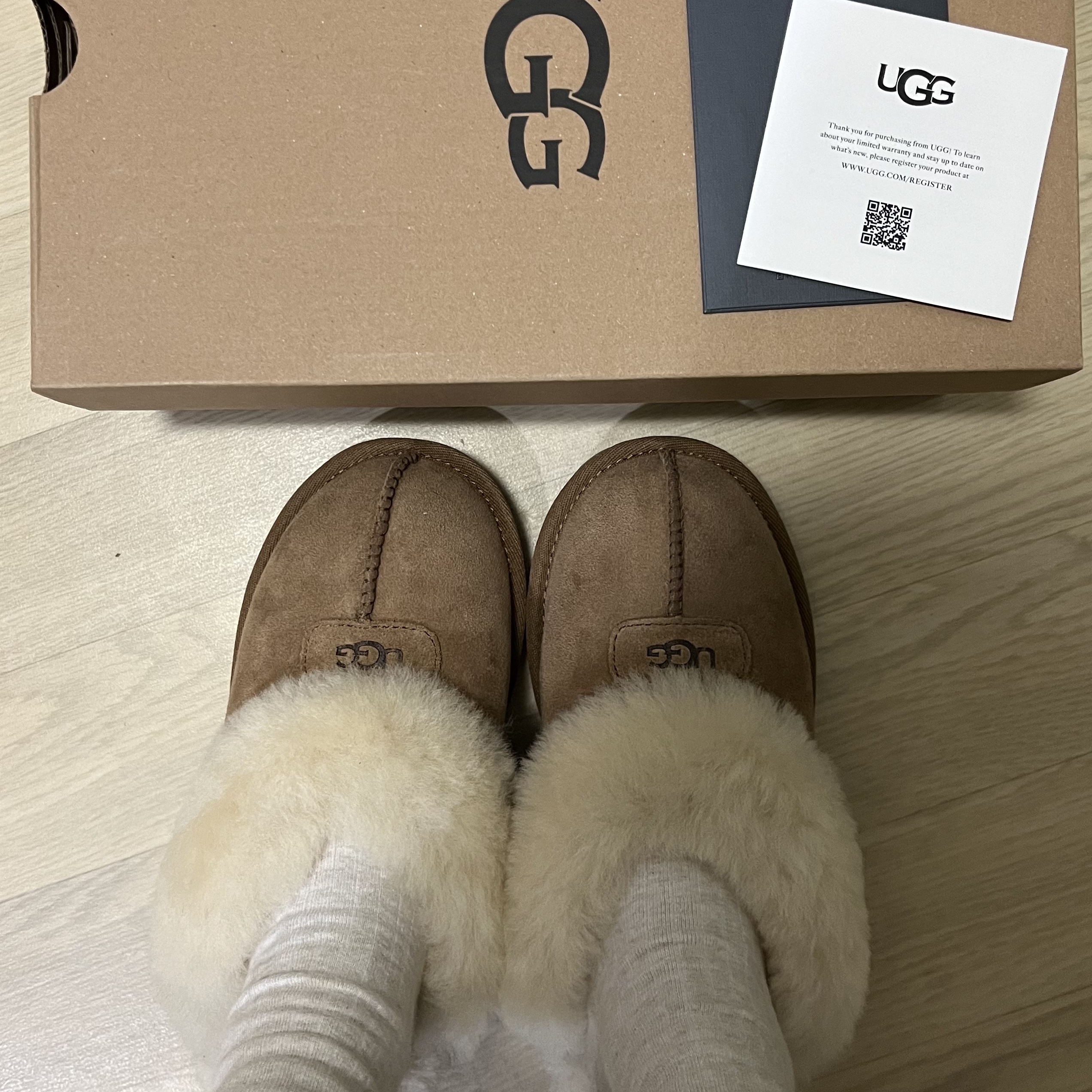 (W) UGG Coquette Slipper Chestnut 착용 스타일 - 1