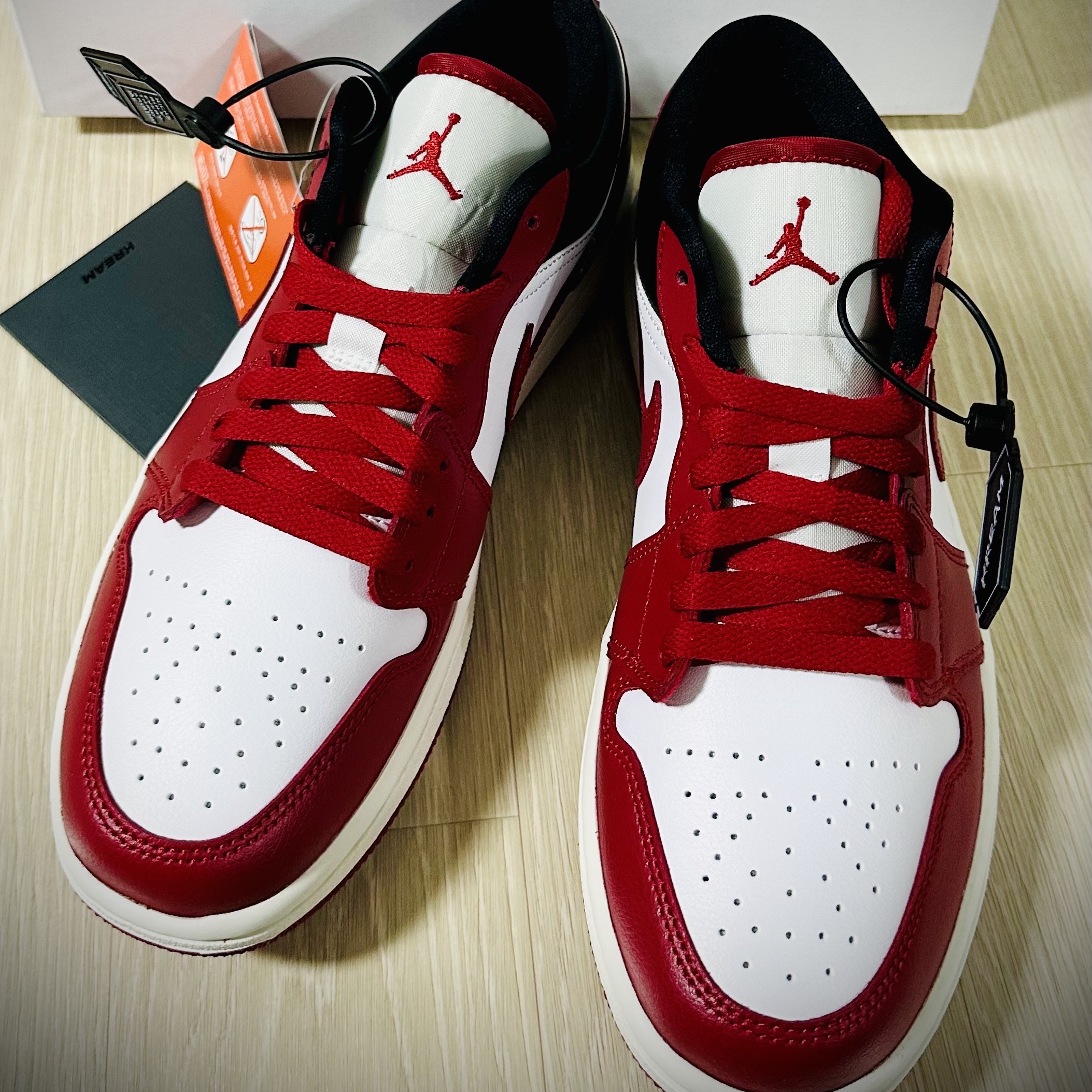 (W) Jordan 1 Low White Gym Red 착용 스타일