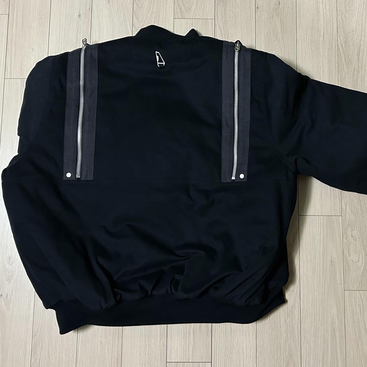 Undermycar Rumlow Back Zip Cotton Garment Bomber Dark Gull - 22FW 착용 스타일 - 2