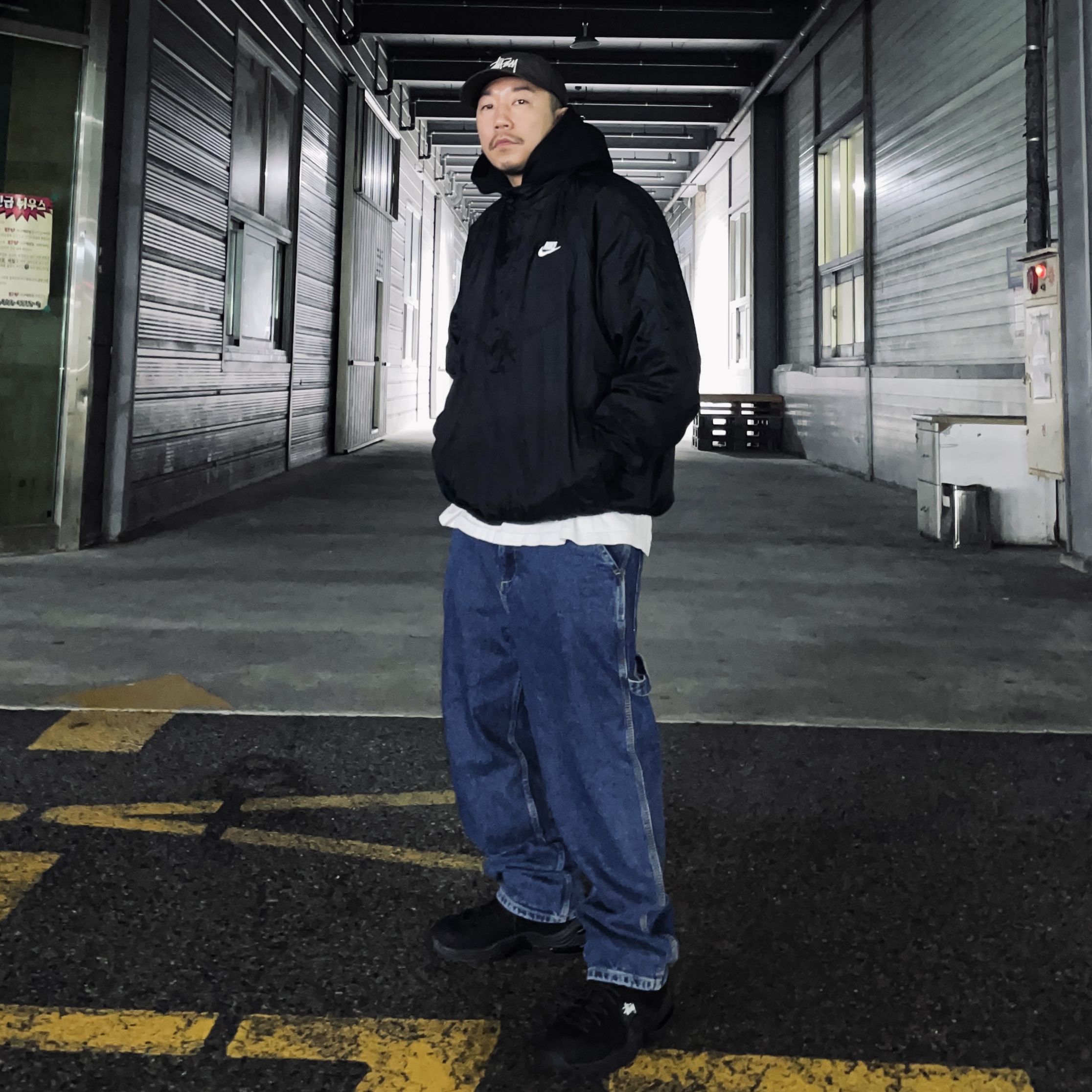 Nike x Stussy Air Penny II Black, Stussy Bio Washed Big Logo Low Pro Cap Charcoal 착용 스타일 - 1