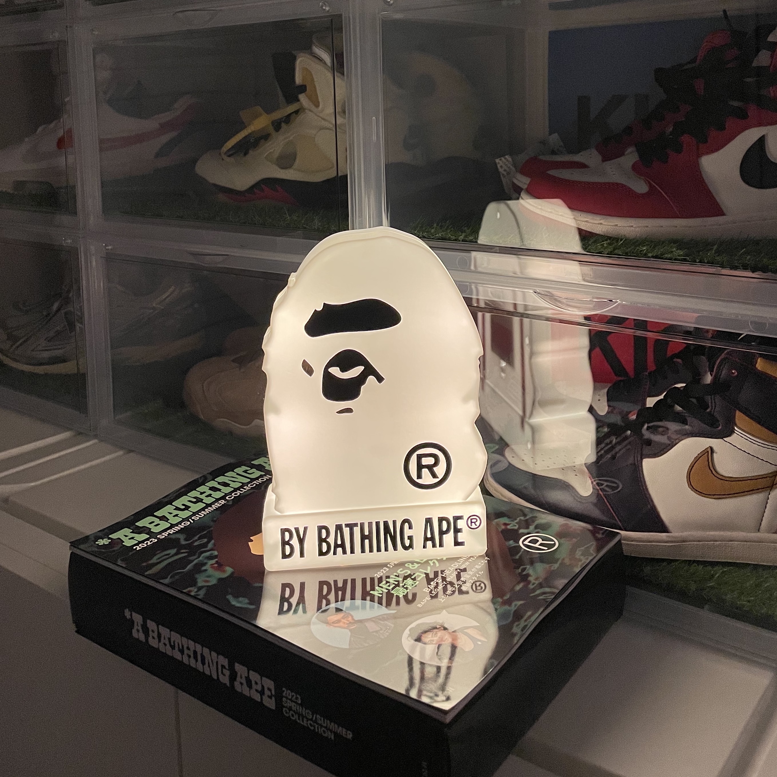 Jordan 5 x Off-White Retro SP Sail Fire Red, Jordan 1 Retro High OG Defiant SB LA to Chicago 착용 스타일 - 1