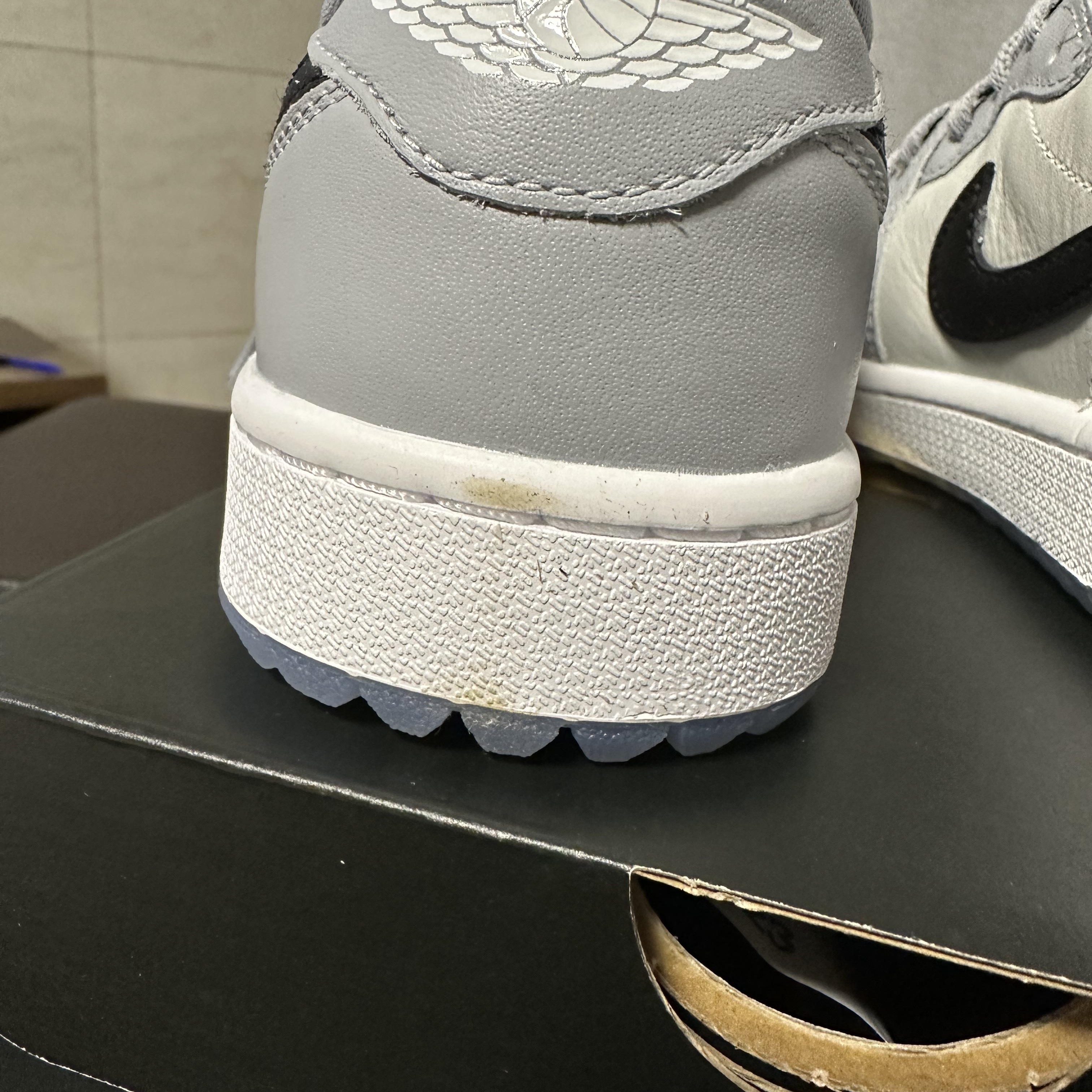 Jordan 1 Low Golf Wolf Grey 착용 스타일 - 3