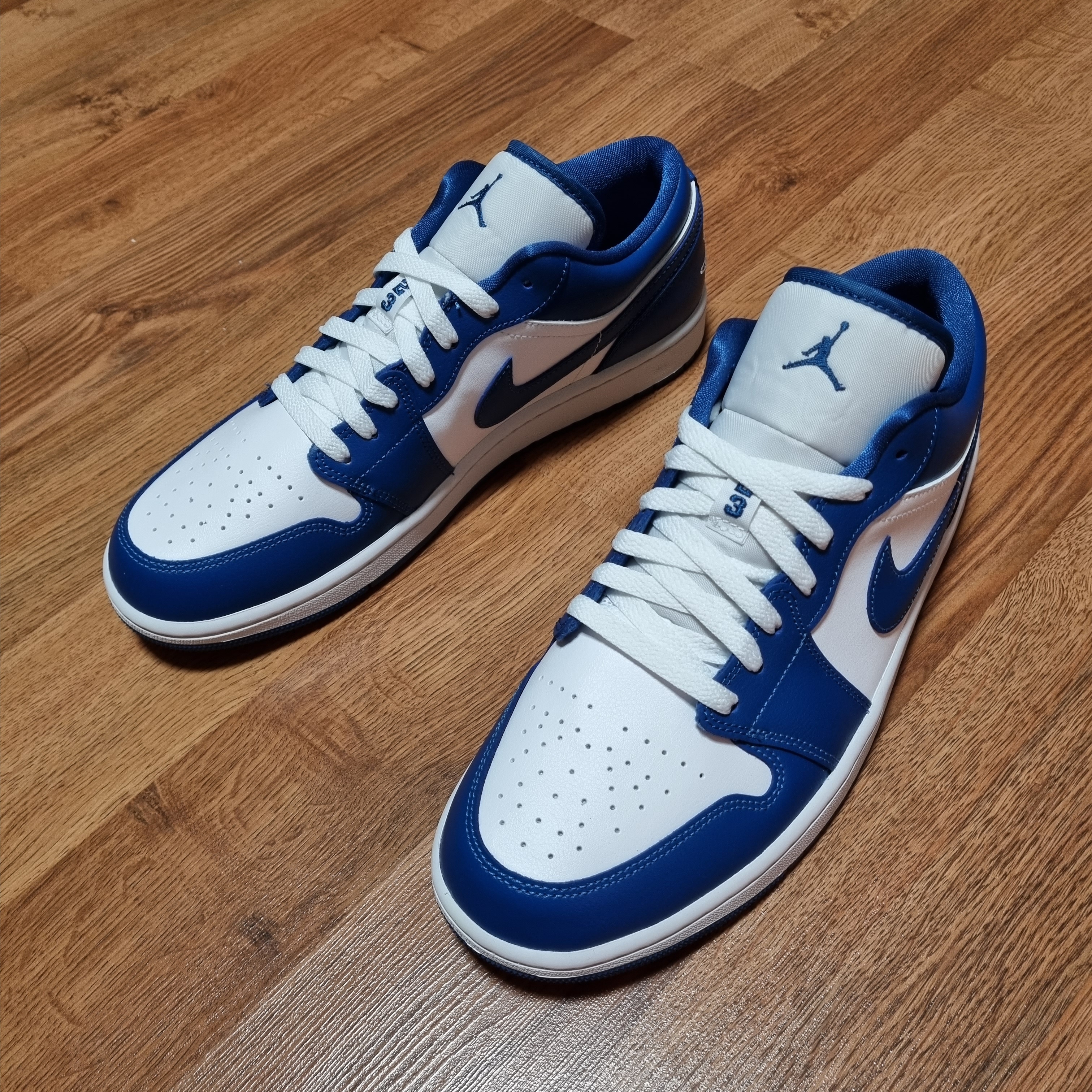 (W) Jordan 1 Low White Dark Marina Blue 착용 스타일 - 2