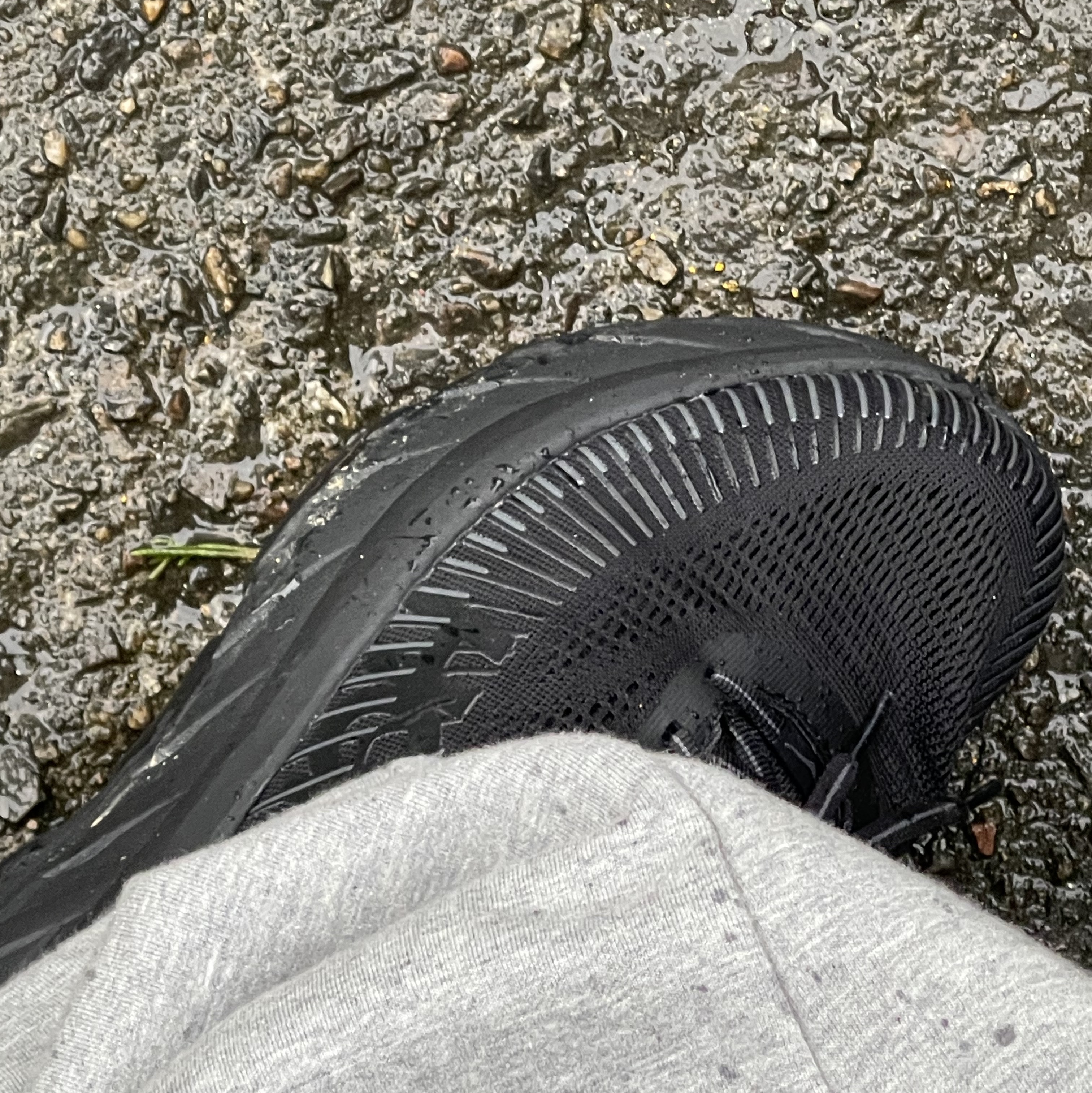 Hoka Bondi 7 Black - Wide 착용 스타일