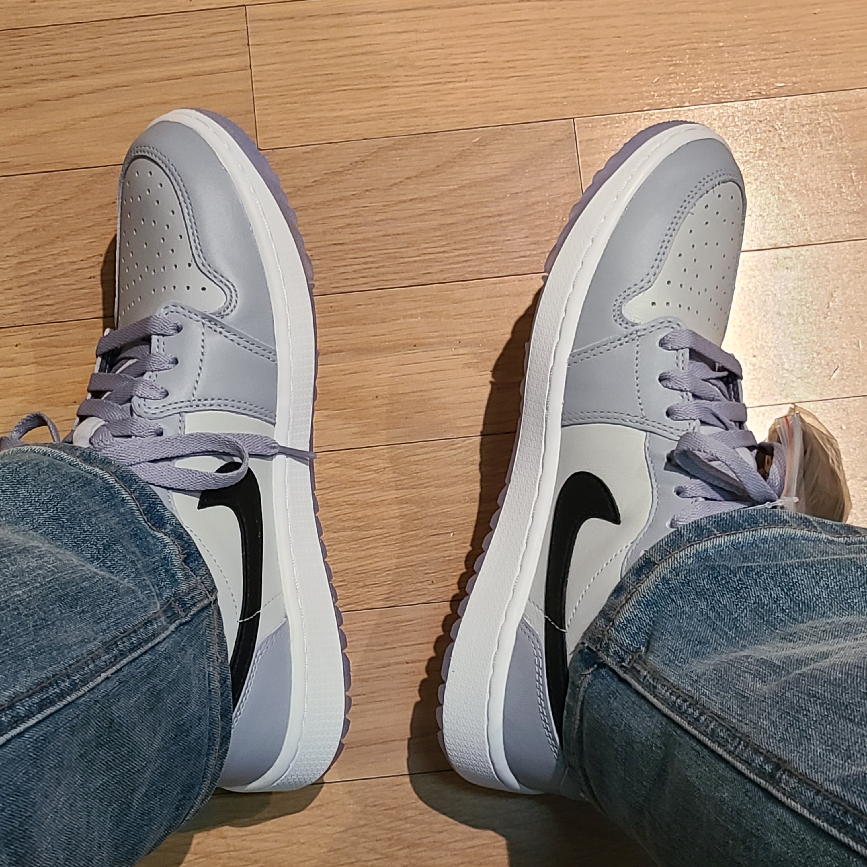 Jordan 1 Low Golf Wolf Grey 착용 스타일 - 4