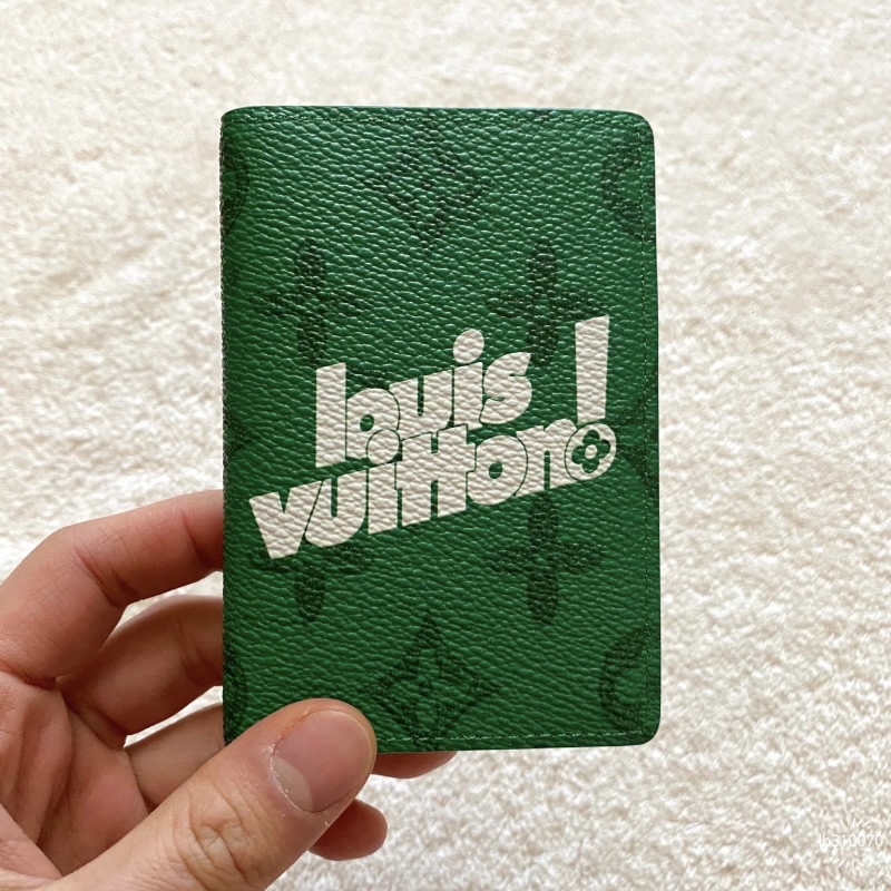 Louis Vuitton Pocket Organizer Everyday LV Vintage Monogram Vert 착용 스타일 - 2