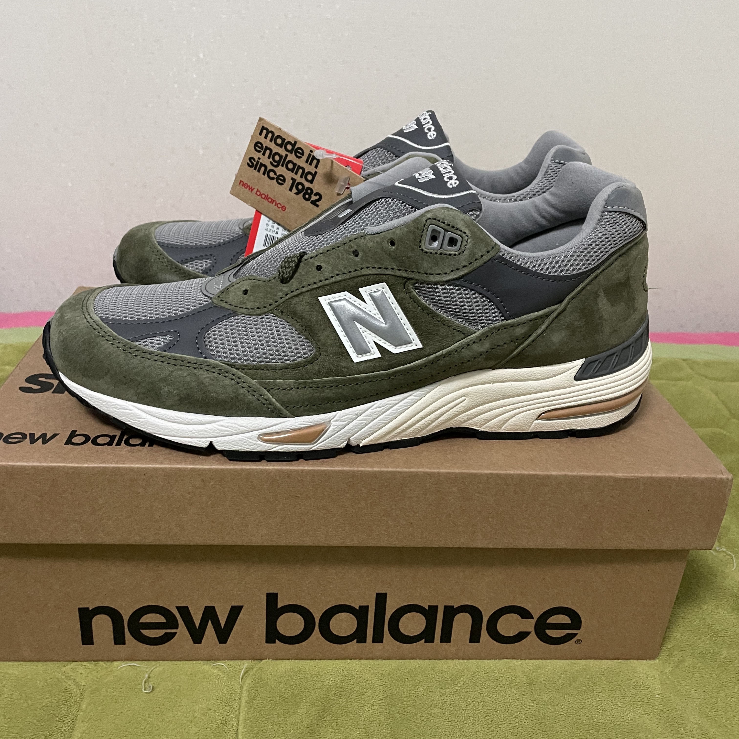 New Balance 991 Made in UK Green Grey 착용 스타일 - 2