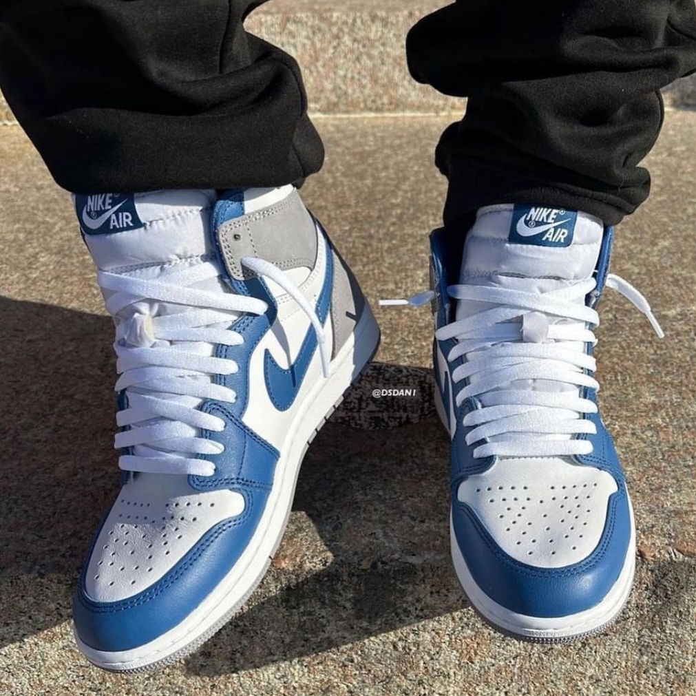 Jordan 1 Retro High OG True Blue 착용 스타일 - 4