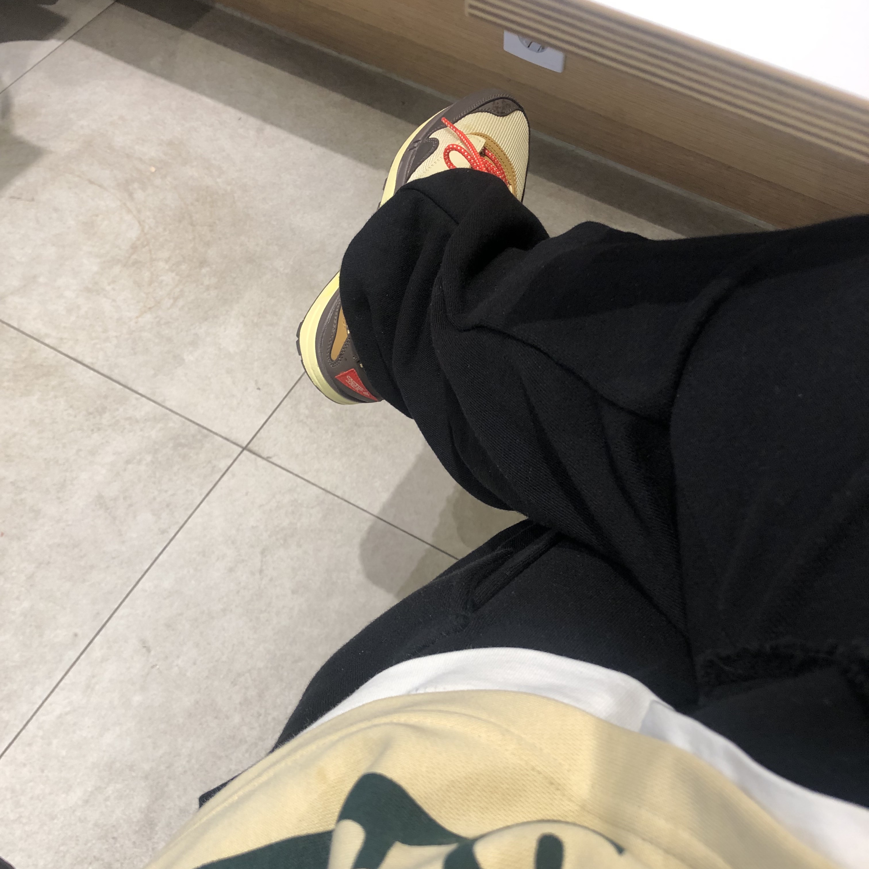 Nike x Travis Scott Air Max 1 Cact.us Brown, Nike x Cactus Plant Flea Market Long Sleeve Polo Natural - US/EU 착용 스타일