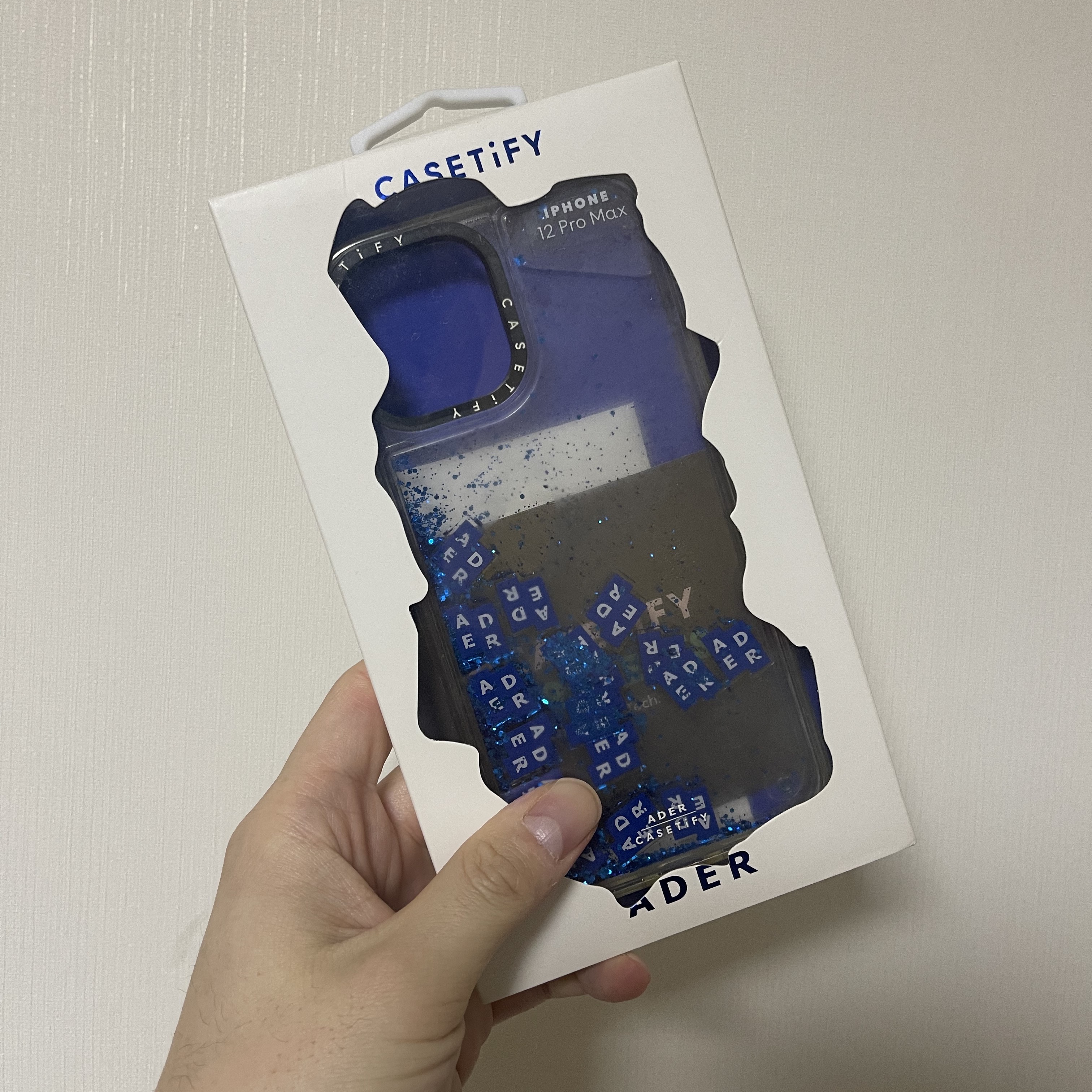 Casetify x Ader Error Tetris Floaty iPhone Case 착용 스타일 - 2