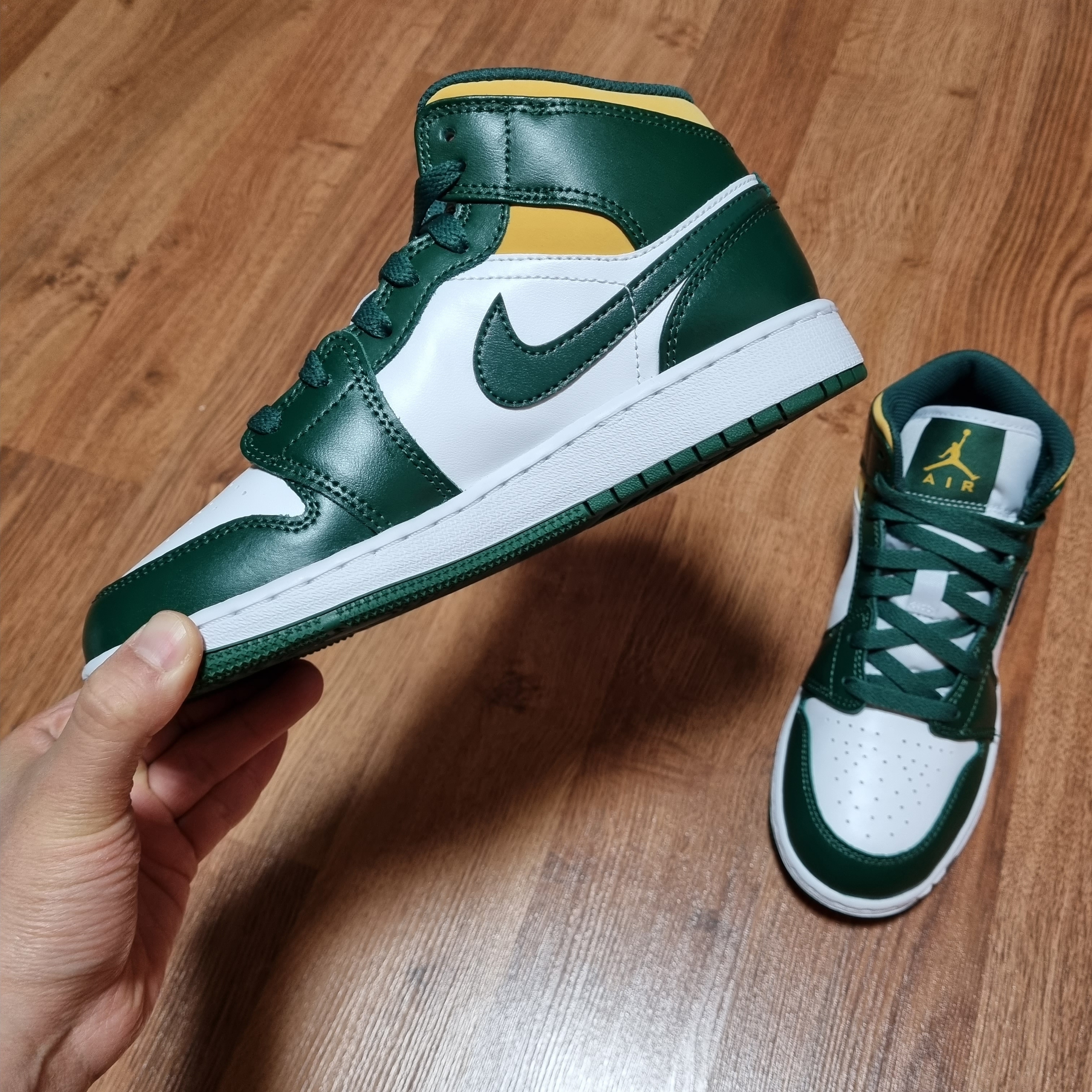 (GS) Jordan 1 Mid Sonics 2021 착용 스타일 - 1