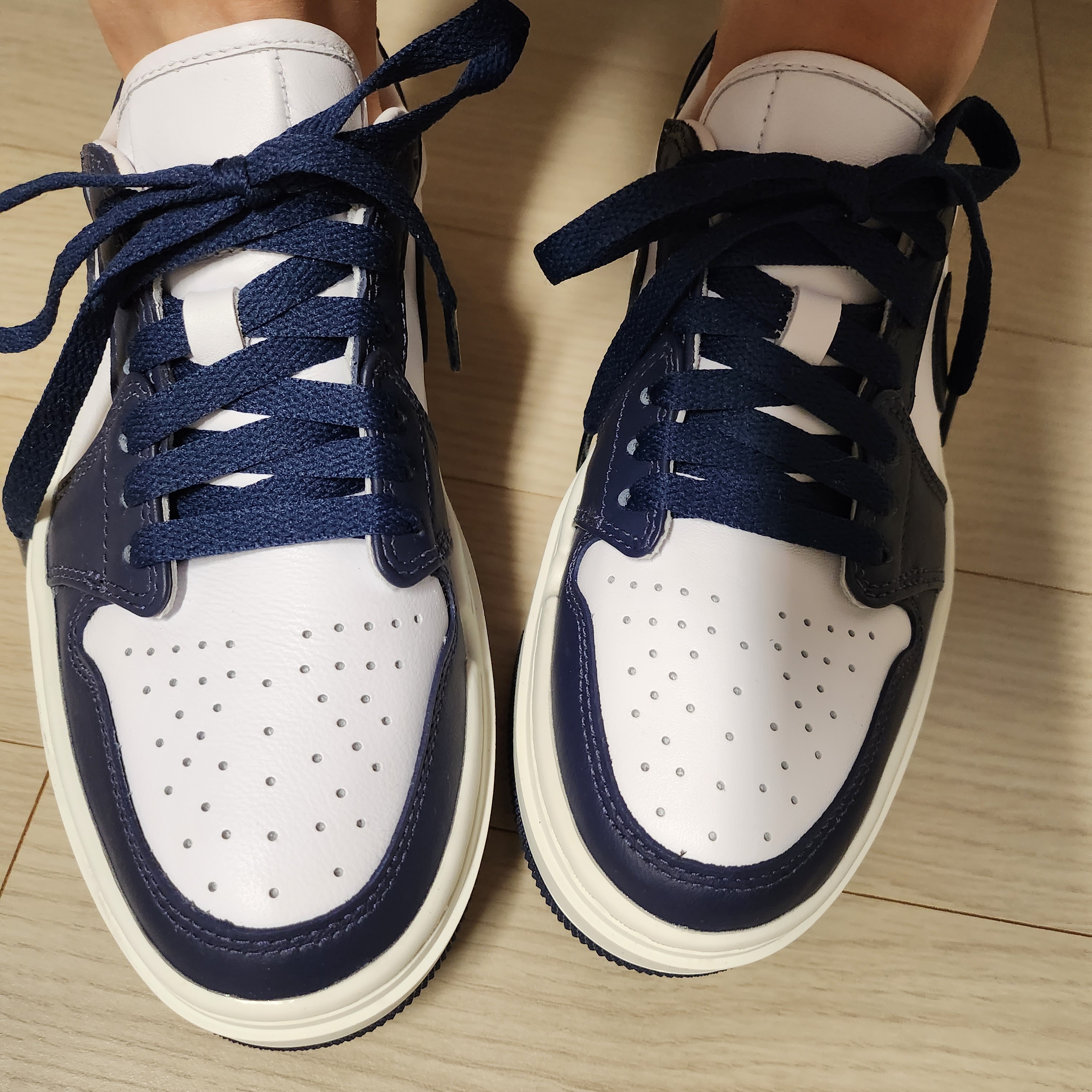 (W) Jordan 1 Elevate Low Midnight Navy 착용 스타일