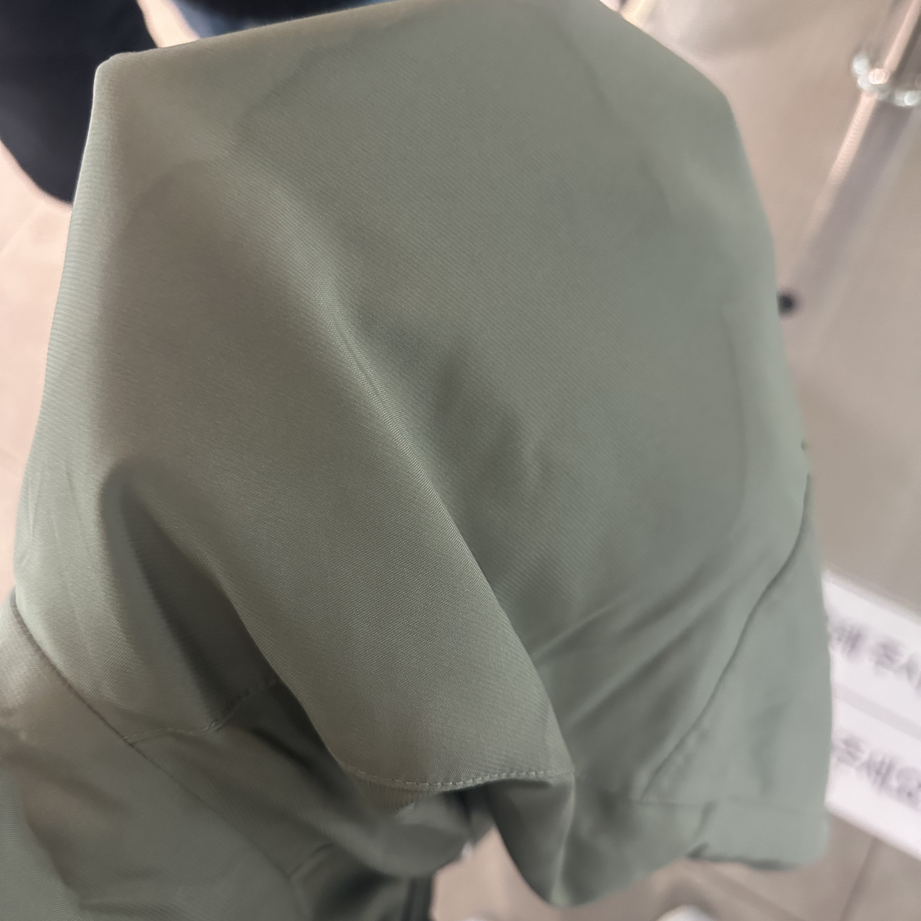 Nike NRG Solo Swoosh Satin Bomber Jacket Light Army - US/EU 착용 스타일