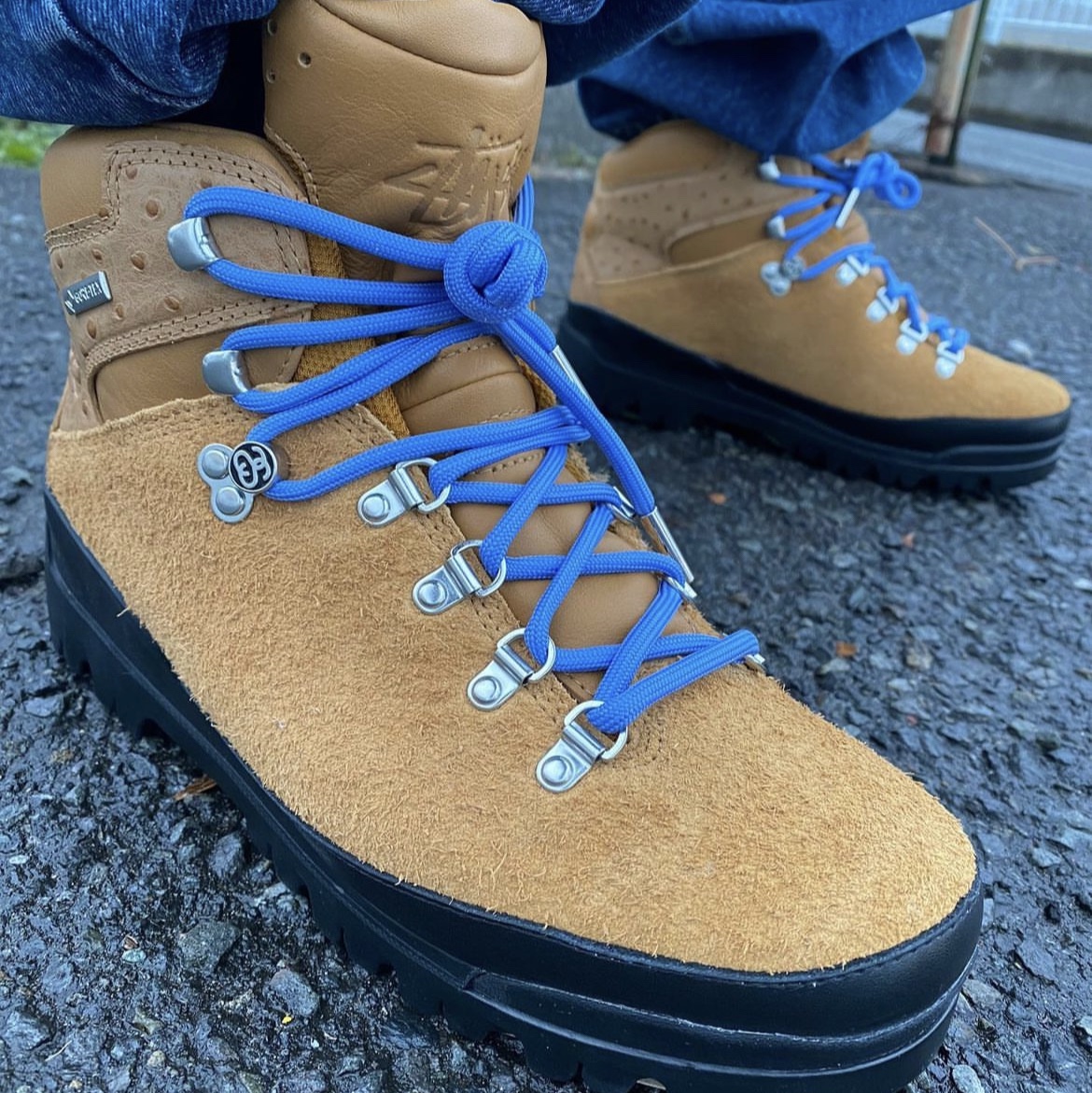 Timberland x Stussy World Hiker Boot Wheat - Medium 착용 스타일 - 1