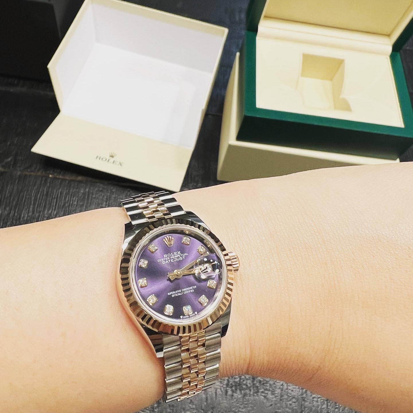 Rolex Lady-Datejust 28mm 279171 Aubergine Diamond-Set Jubilee 착용 스타일 - 1